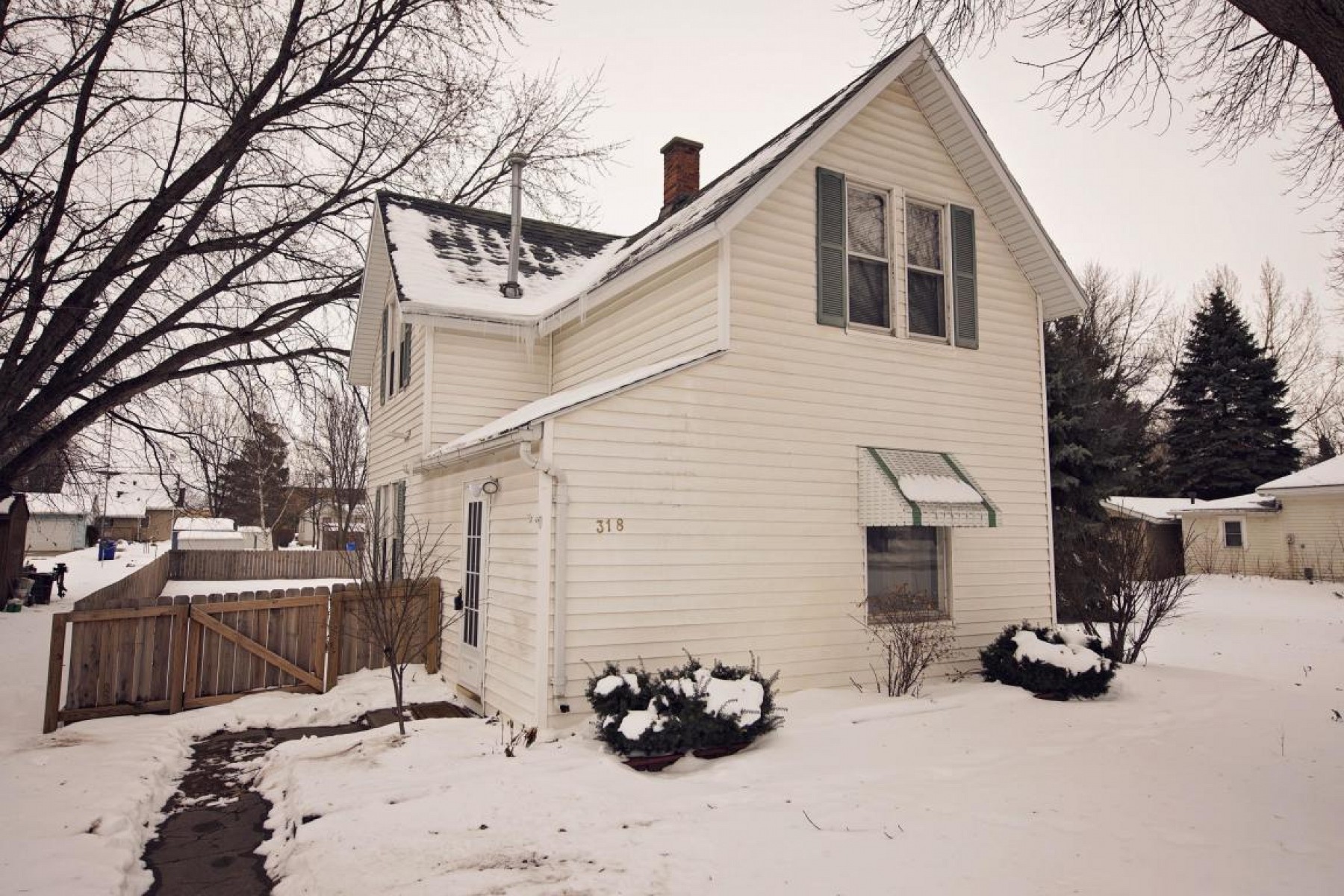 318 MARVIN Avenue, Volga, SD 57071