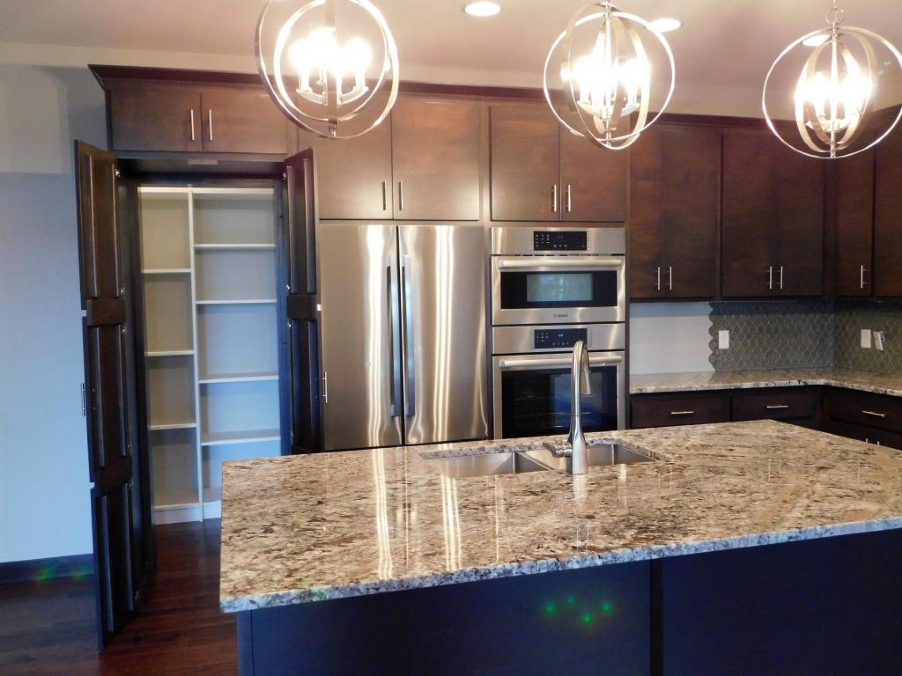 7160 Valley View Circle, Brookings, SD 57006