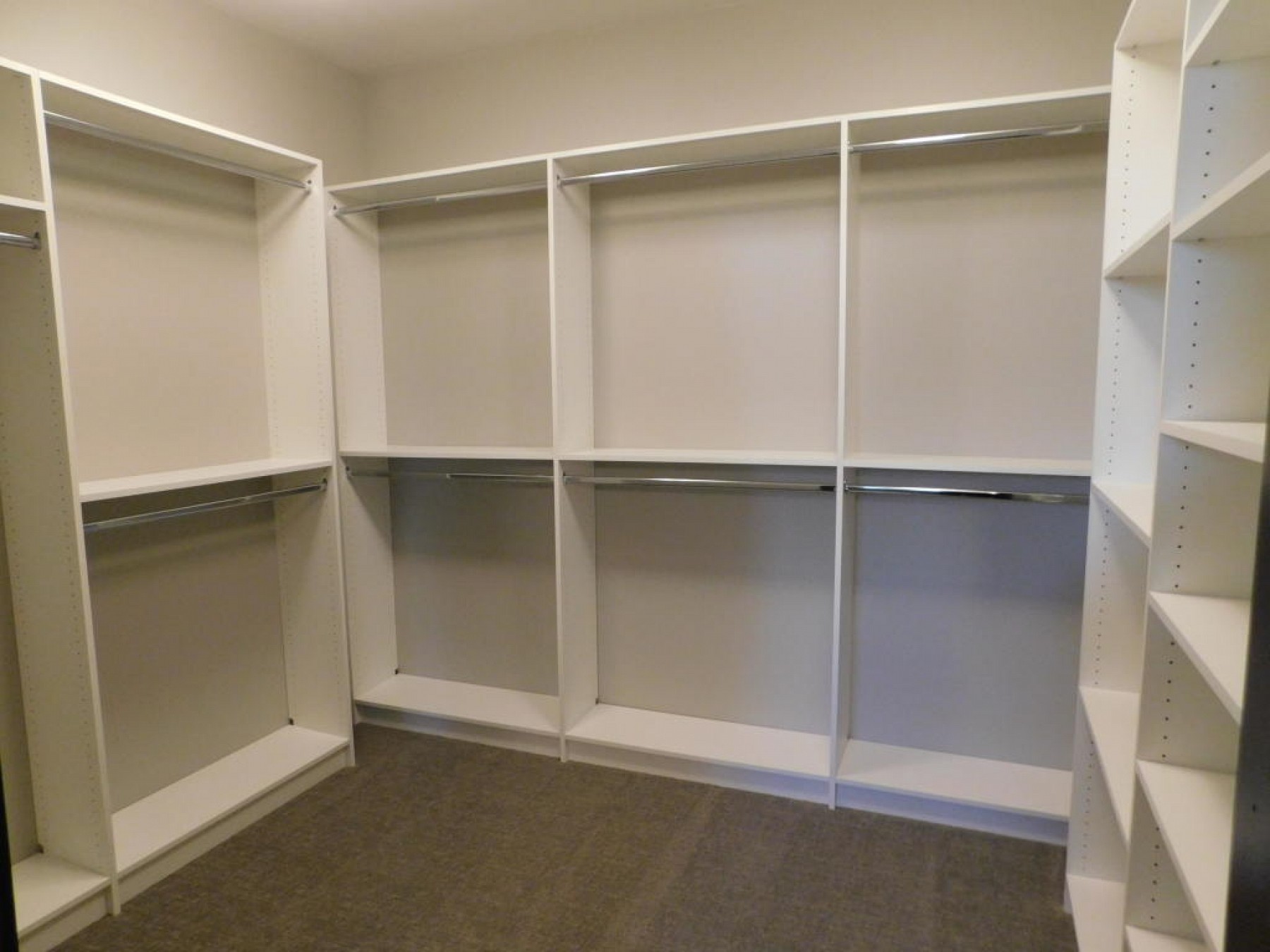 7160 Valley View Circle, Brookings, SD 57006