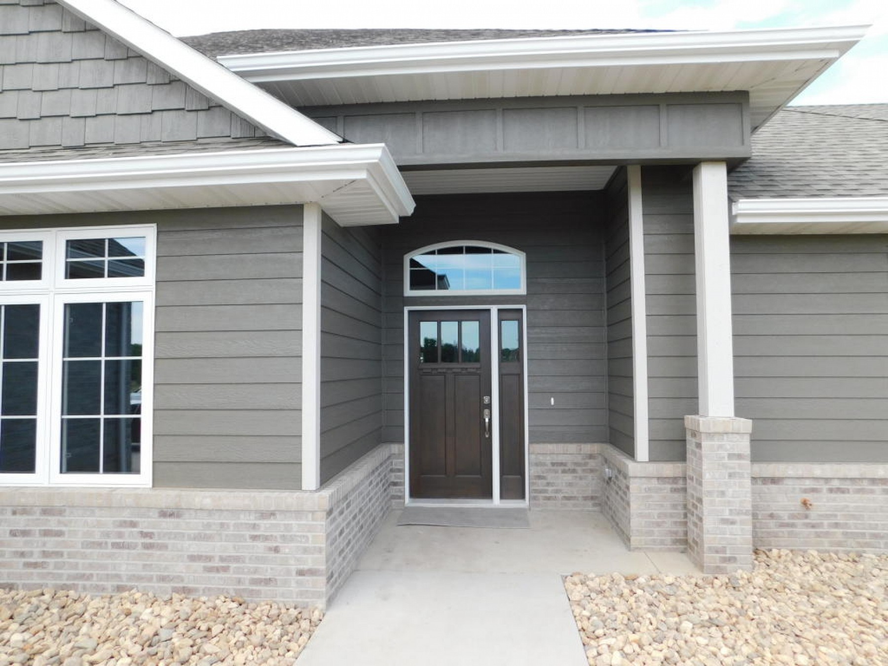 7160 Valley View Circle, Brookings, SD 57006