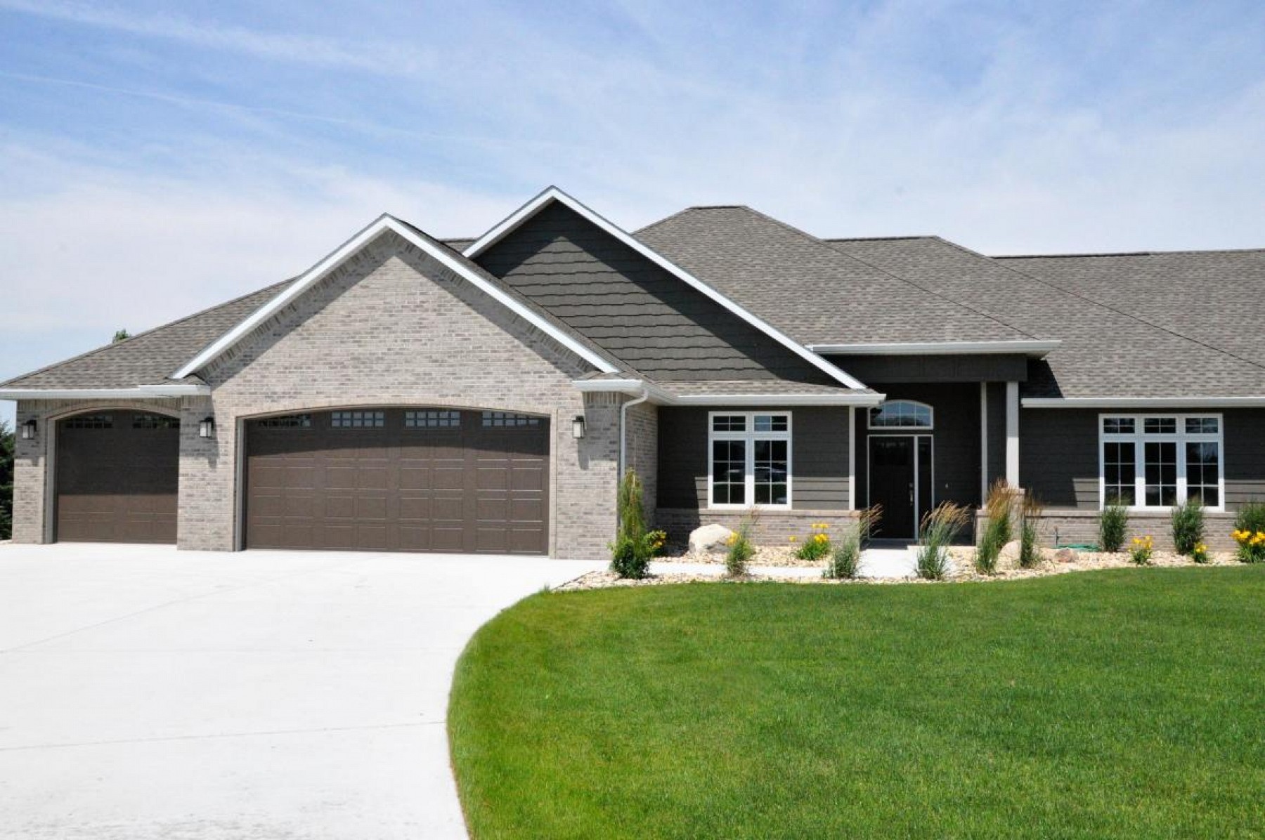 7160 Valley View Circle, Brookings, SD 57006
