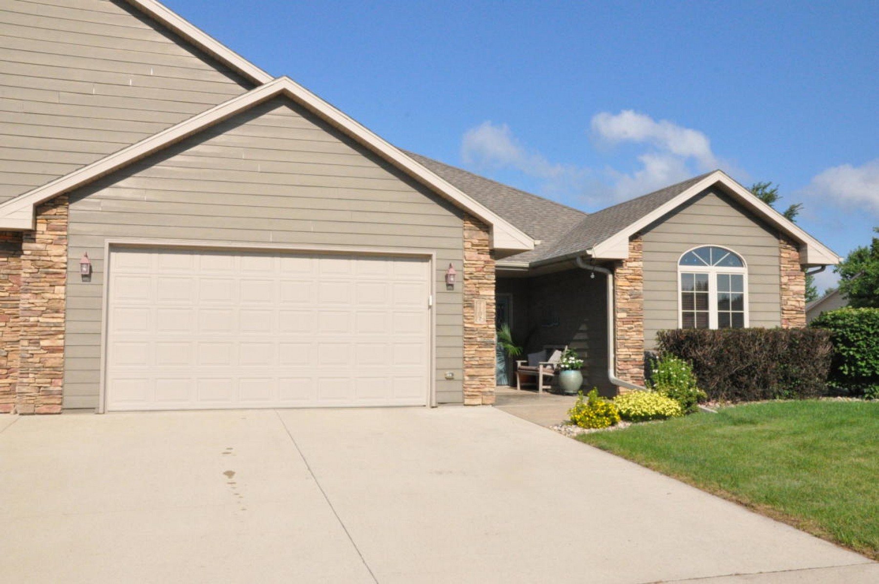 1102 Copper Mountain Road, Brookings, SD 57006