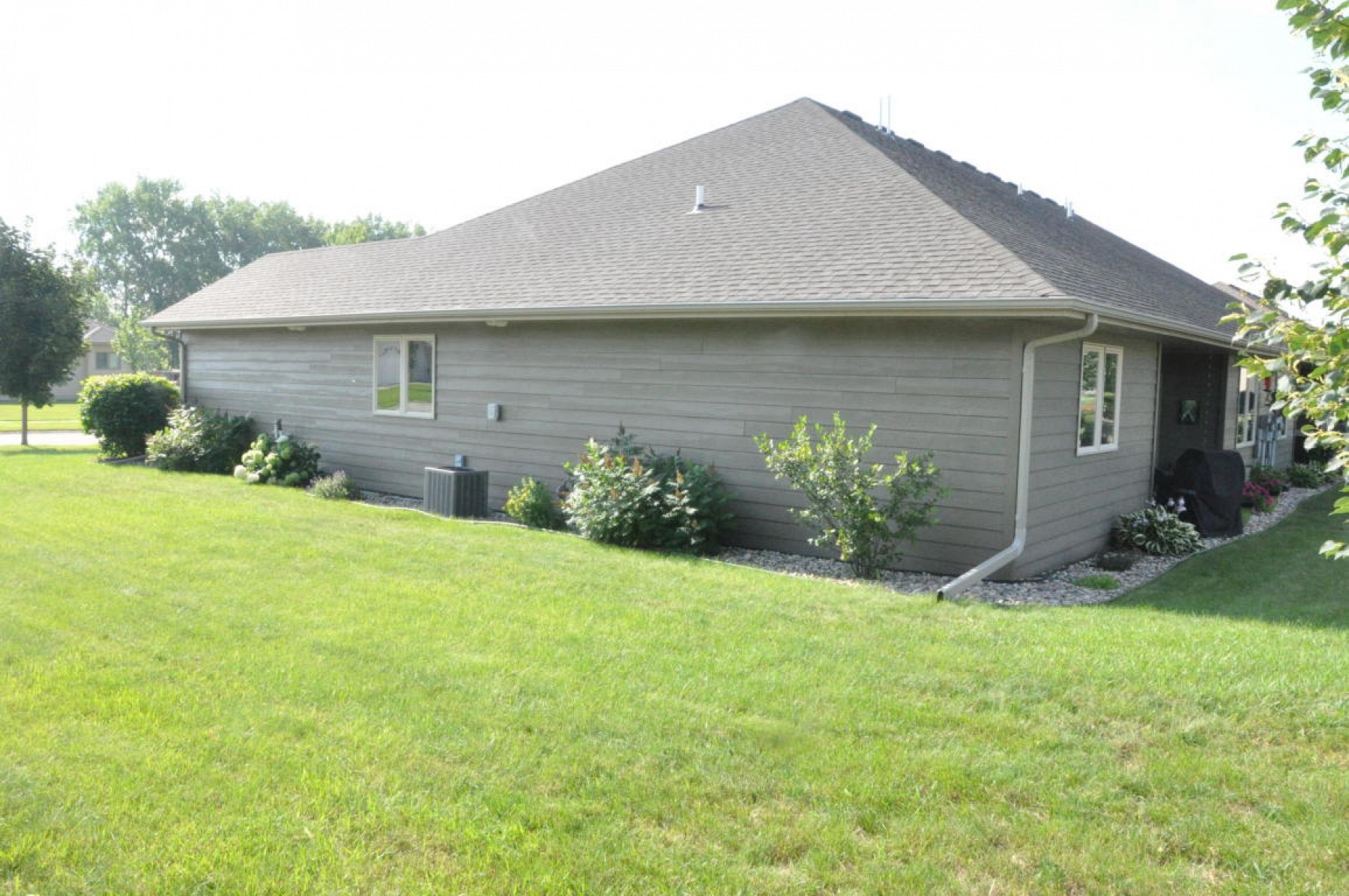 1102 Copper Mountain Road, Brookings, SD 57006