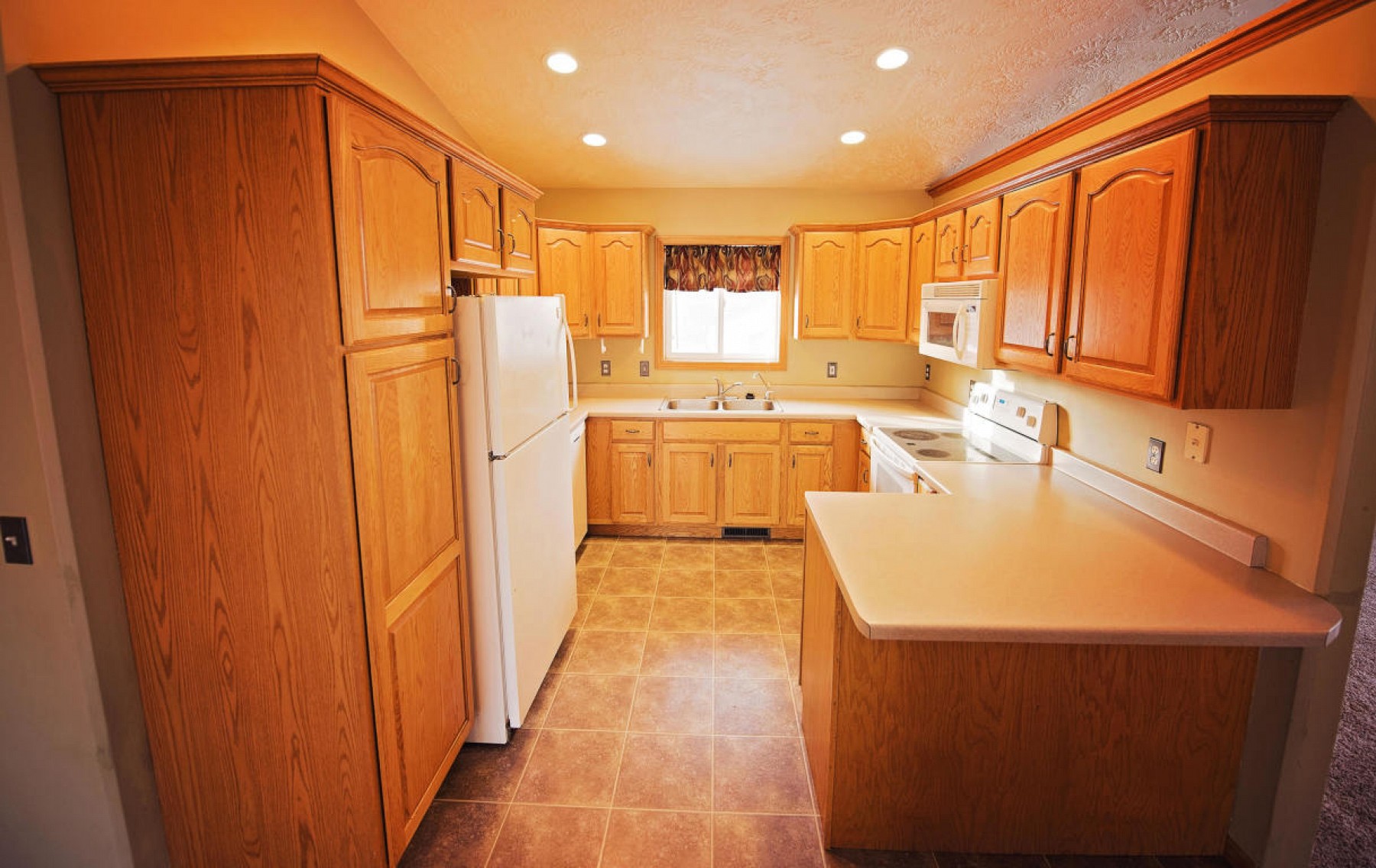 1034 Yorktown Drive, Brookings, SD 57006