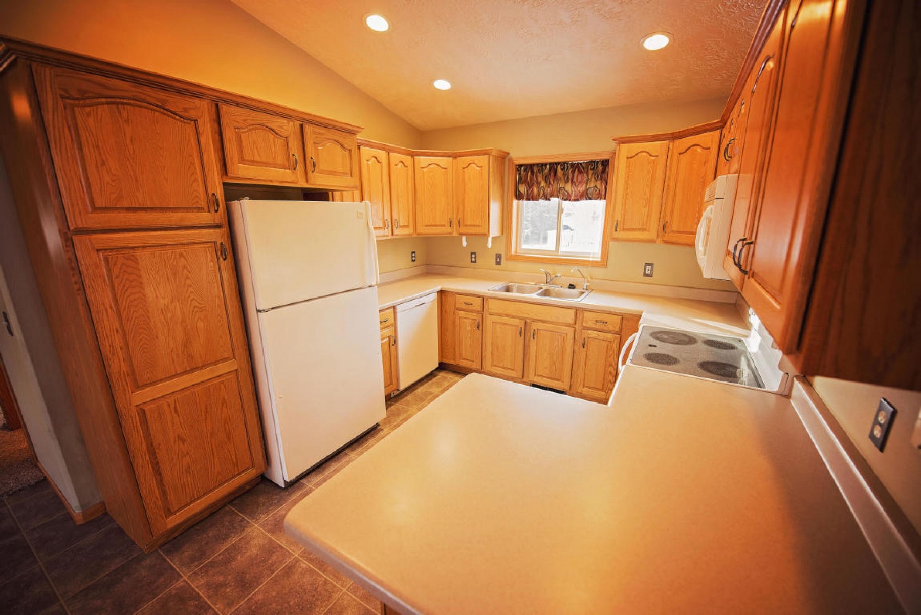 1034 Yorktown Drive, Brookings, SD 57006