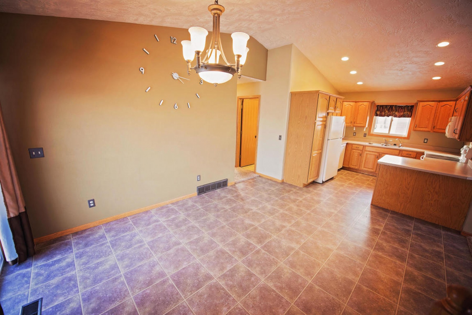 1034 Yorktown Drive, Brookings, SD 57006