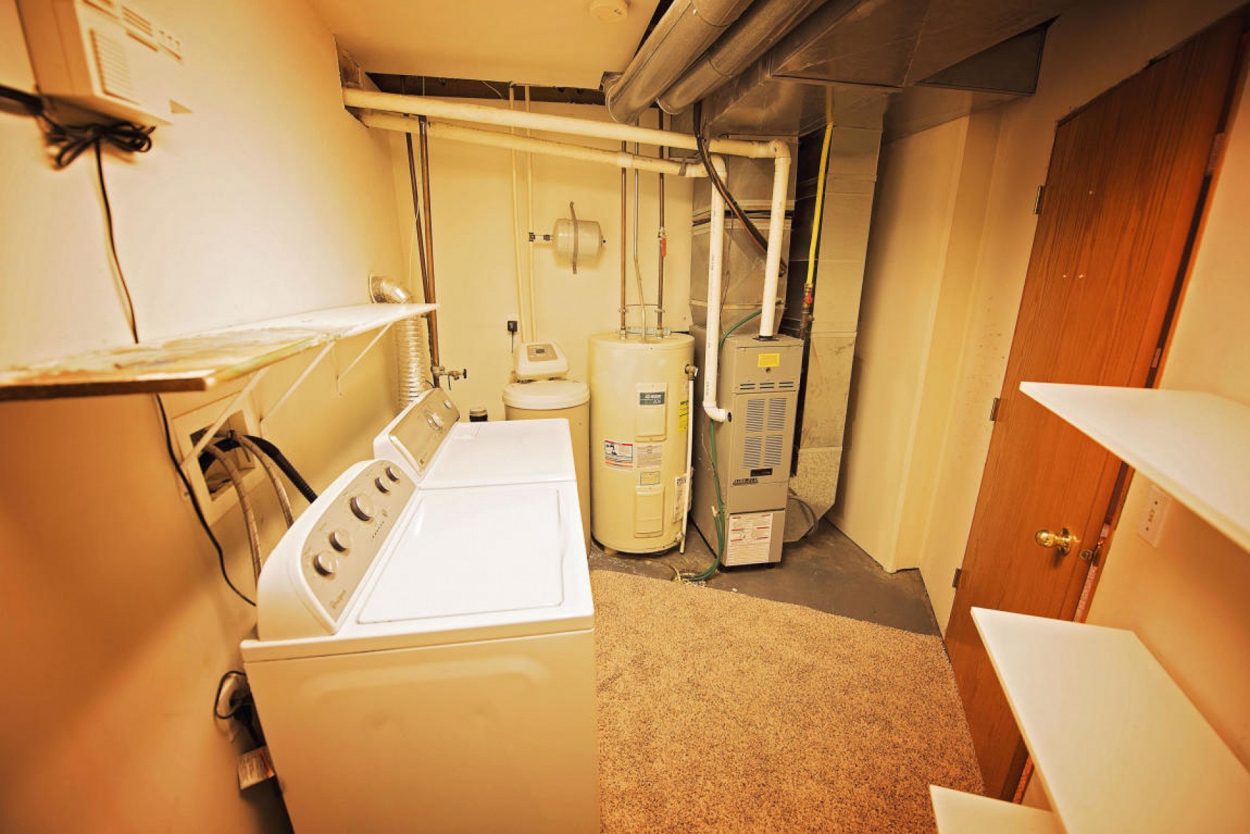 1034 Yorktown Drive, Brookings, SD 57006