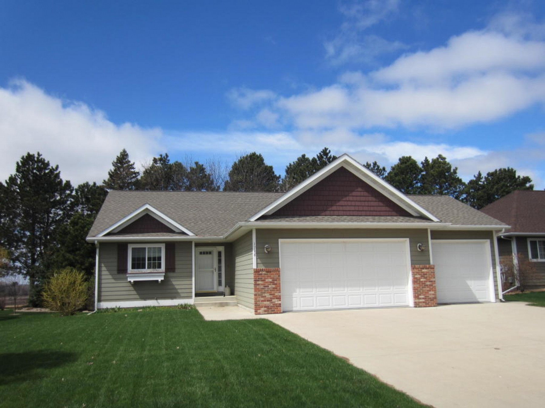 1718 Overlook Ridge Road, Brookings, SD 57006