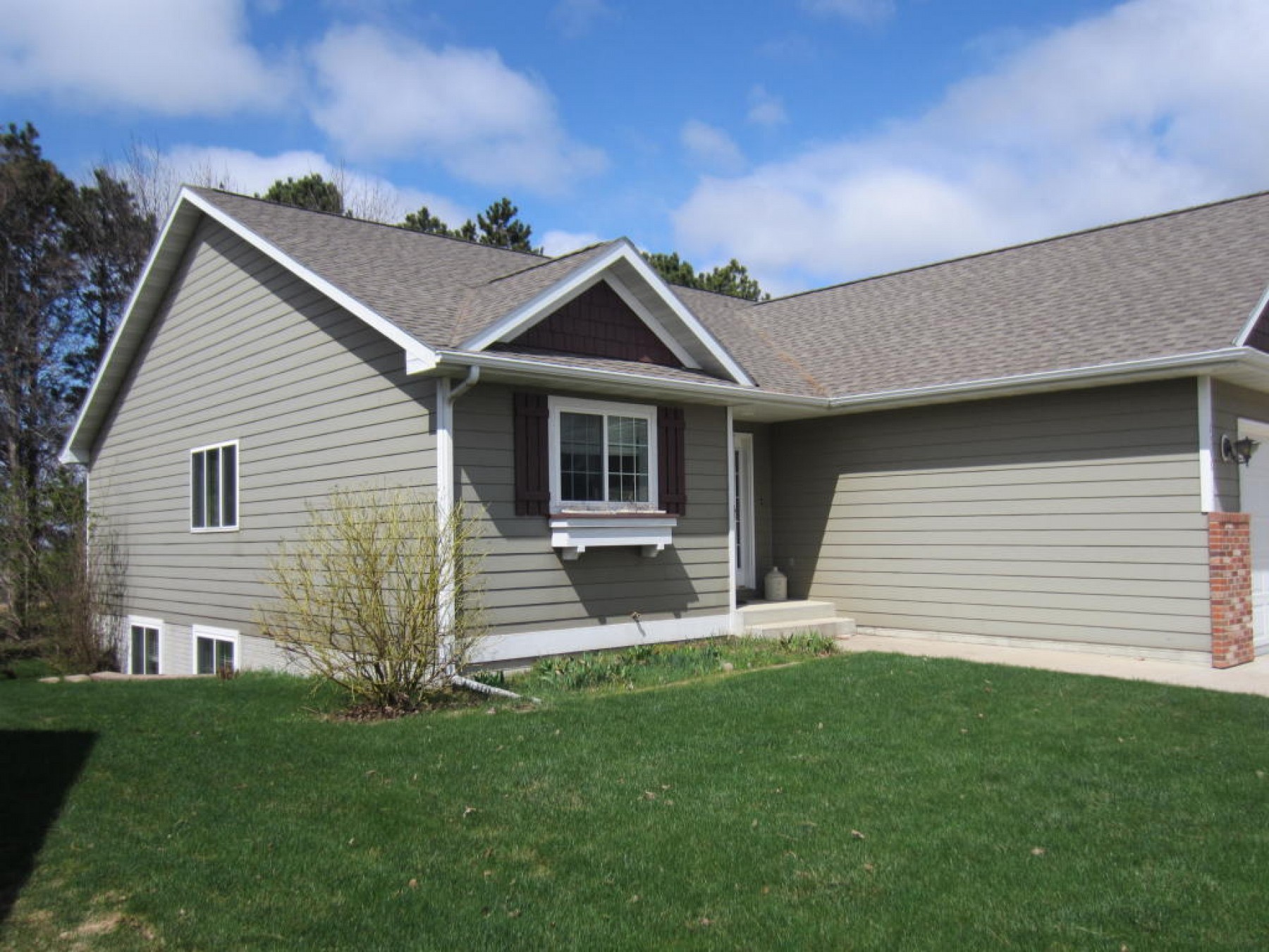 1718 Overlook Ridge Road, Brookings, SD 57006