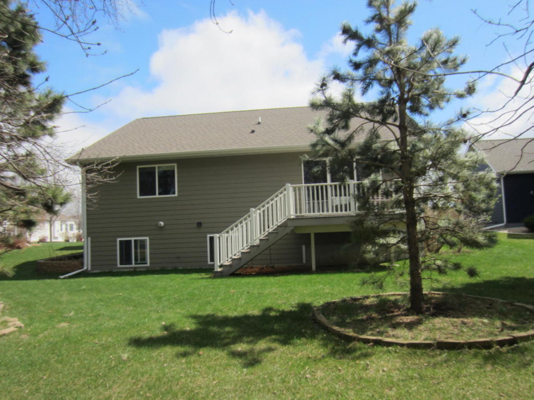 1718 Overlook Ridge Road, Brookings, SD 57006