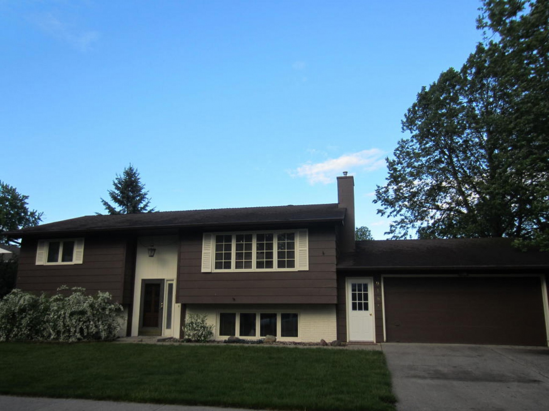 918 6th Avenue, Brookings, SD 57006