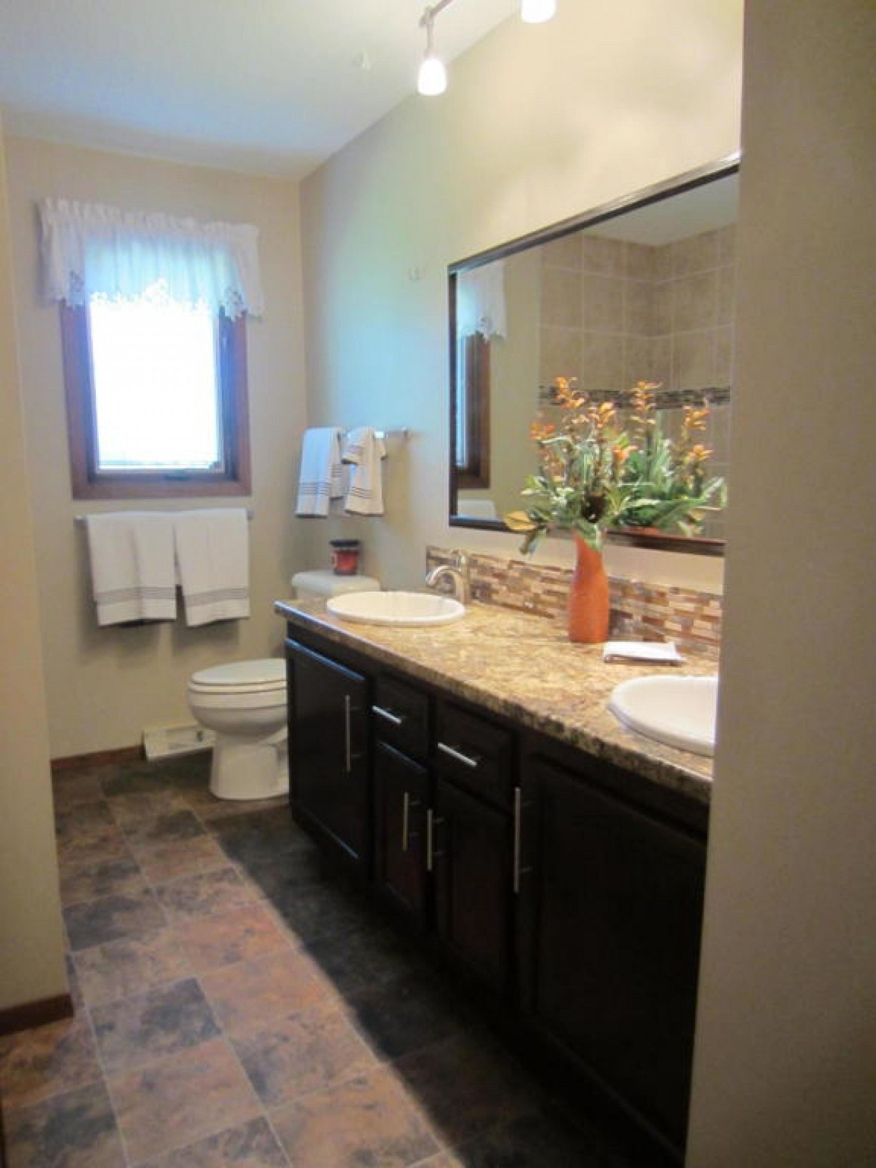 918 6th Avenue, Brookings, SD 57006