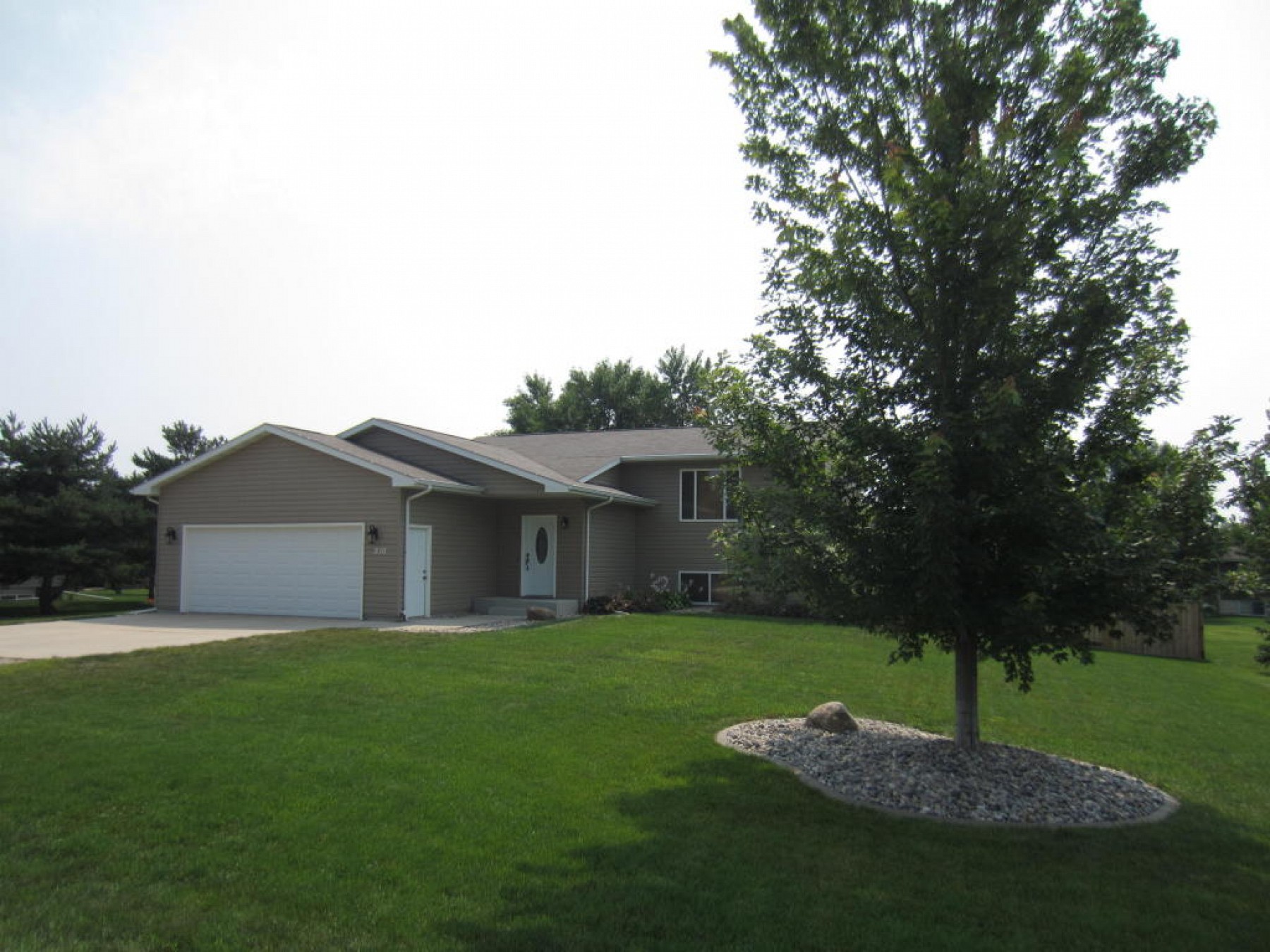 210 35th Street S, Brookings, SD 57006
