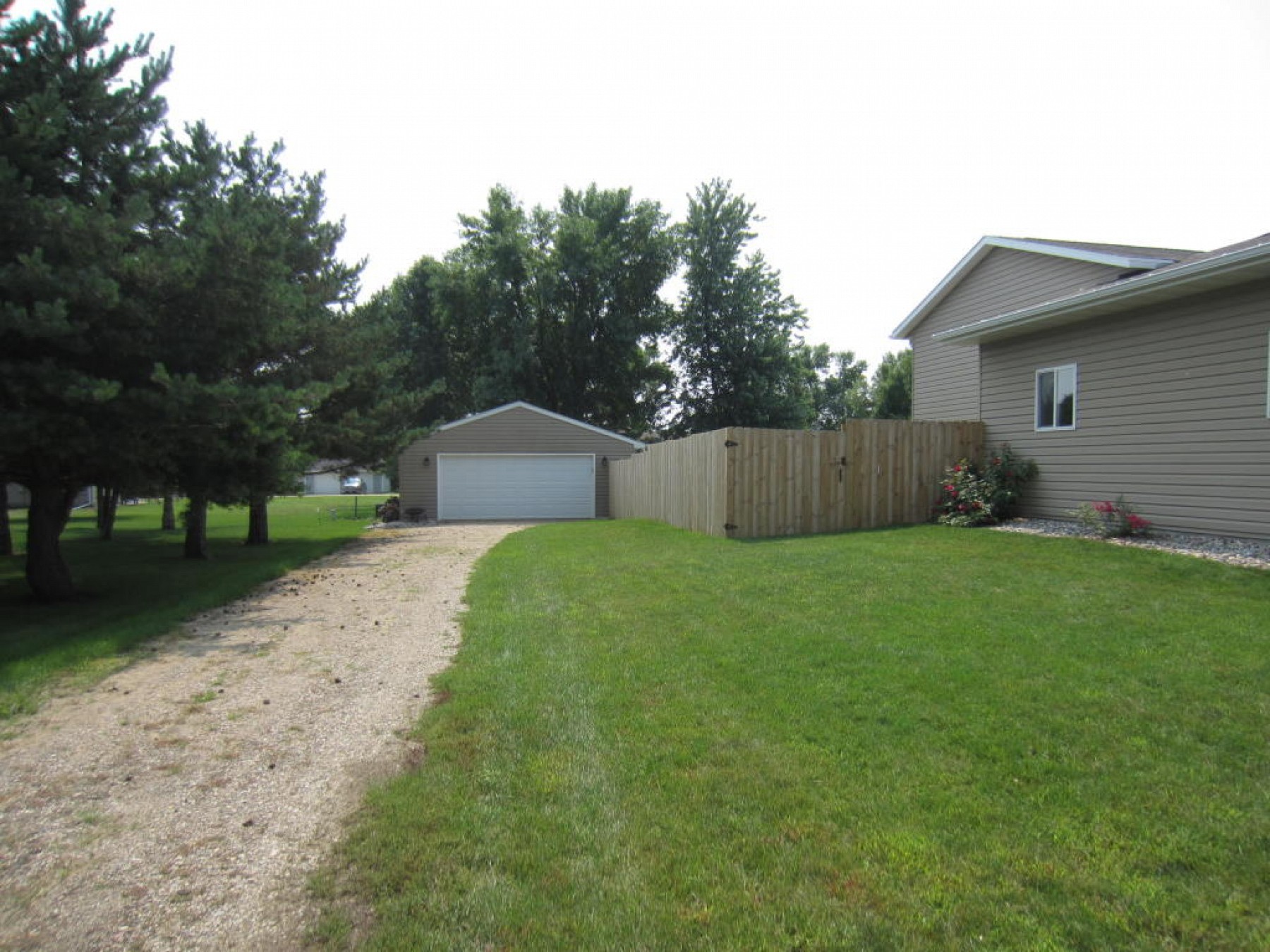 210 35th Street S, Brookings, SD 57006