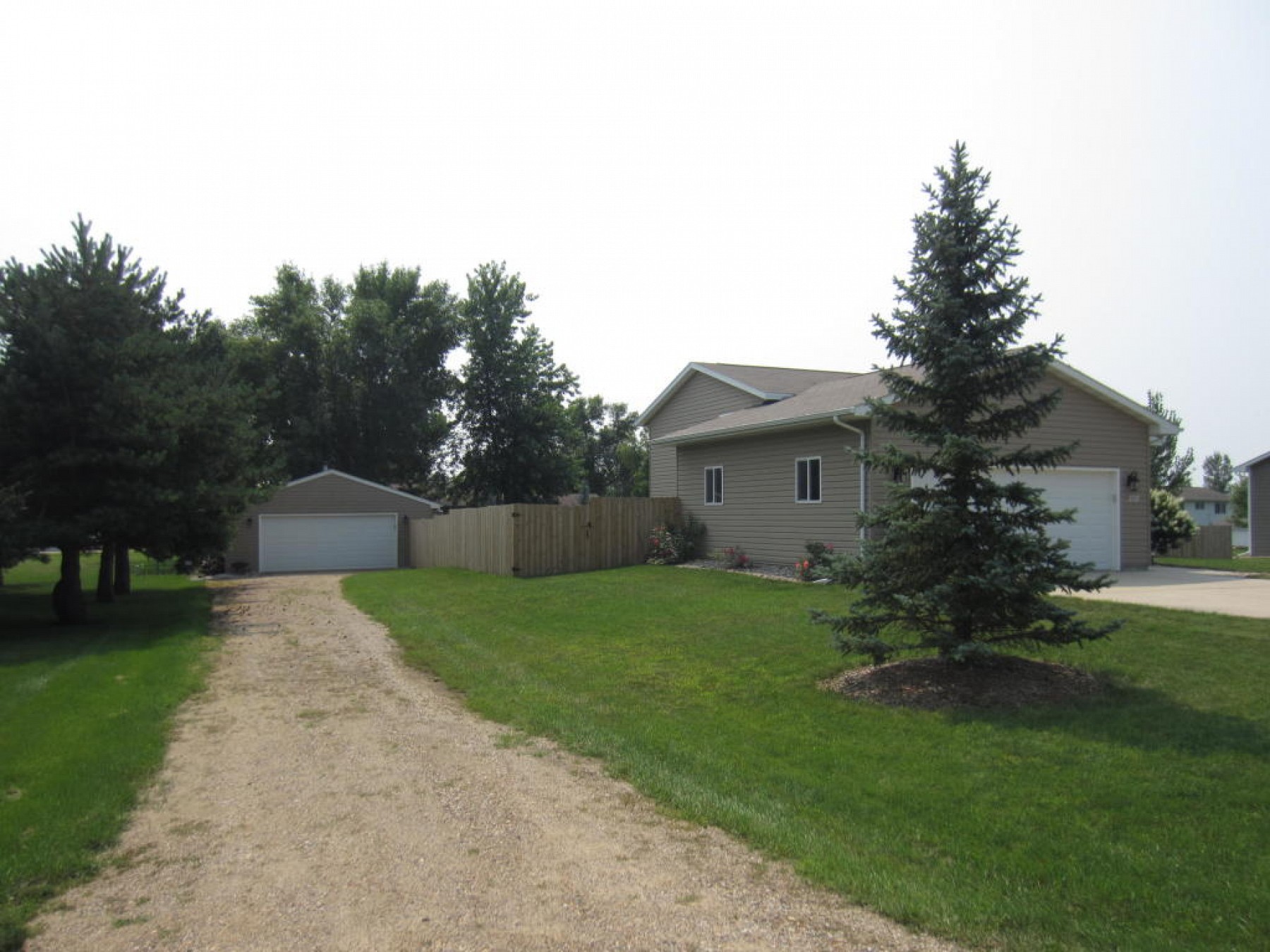 210 35th Street S, Brookings, SD 57006