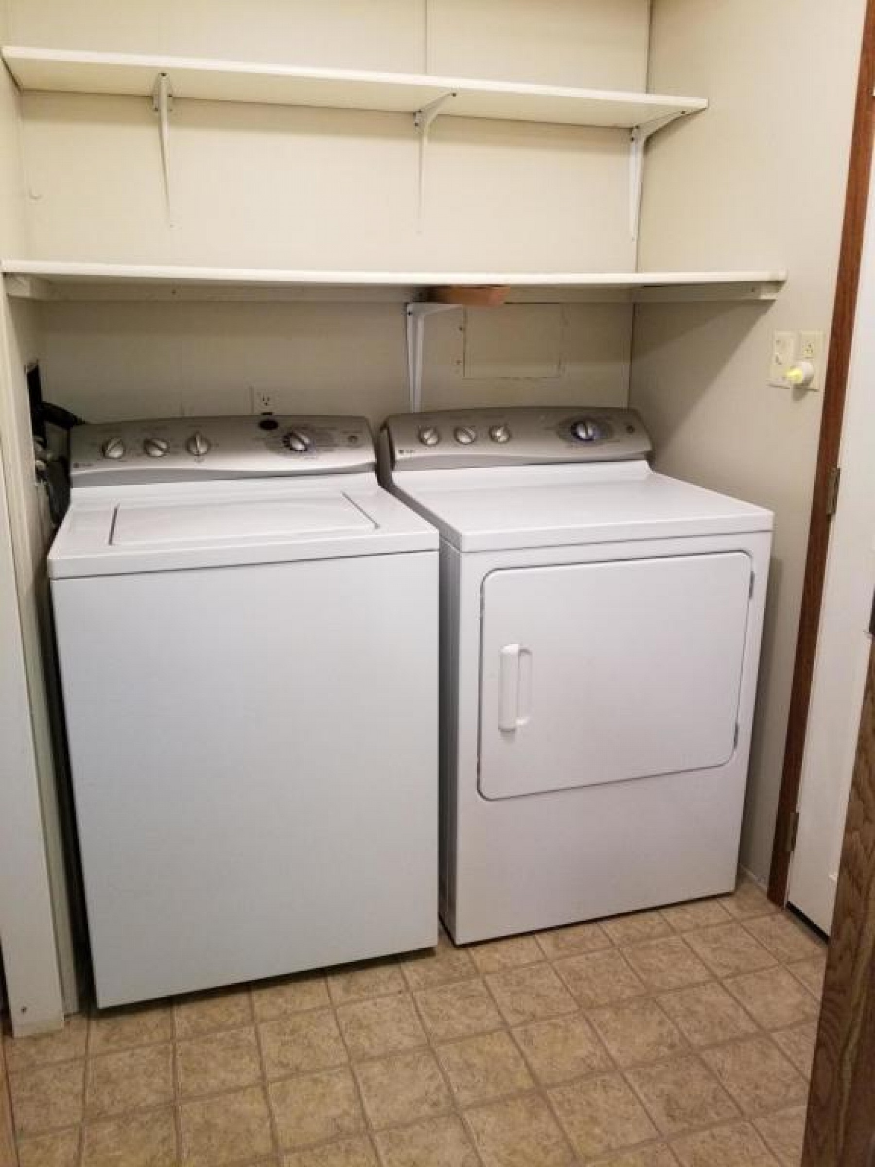 410 Medary Avenue S, Brookings, SD 57006