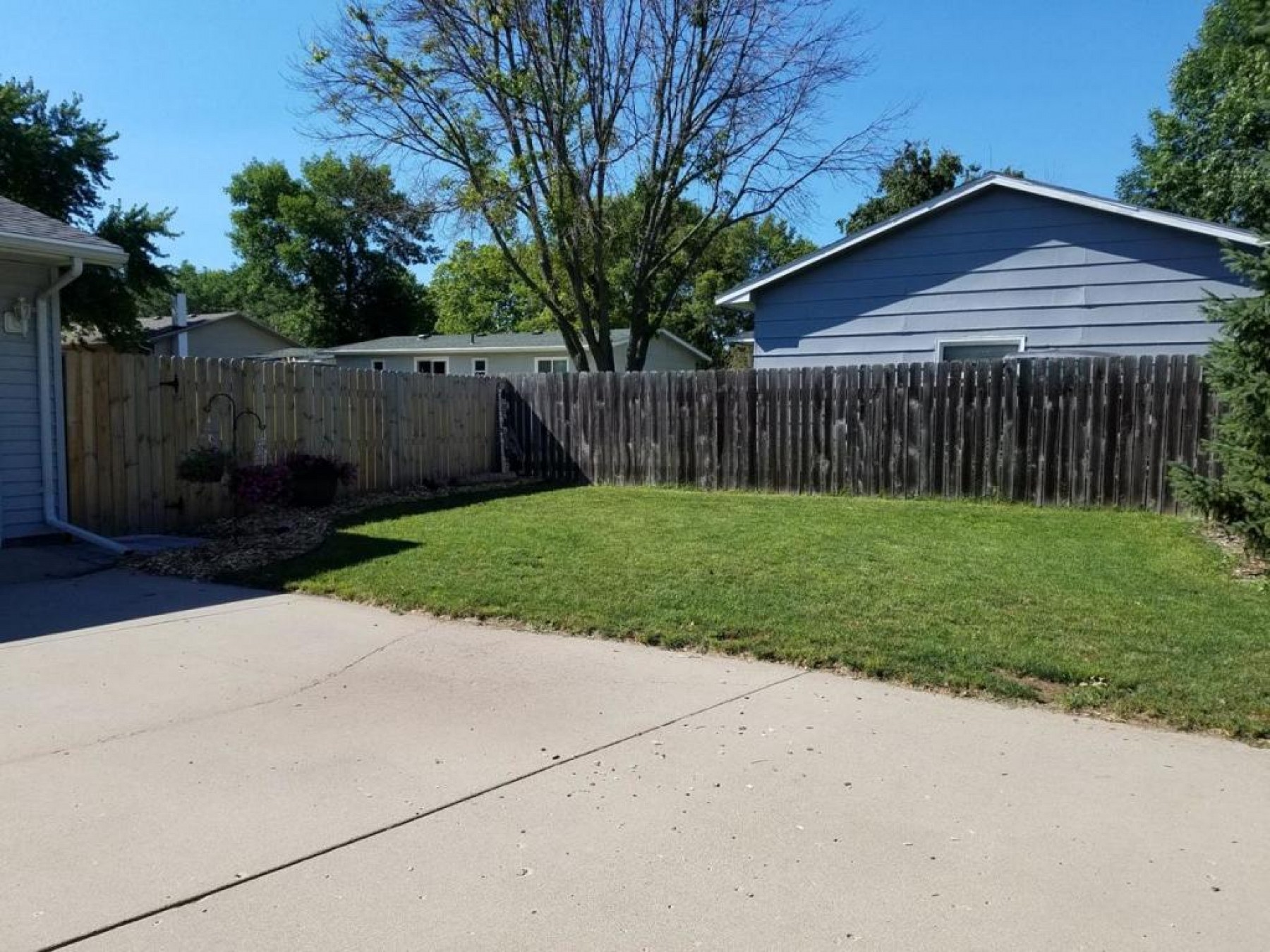 1216 Windsor Drive, Brookings, SD 57006