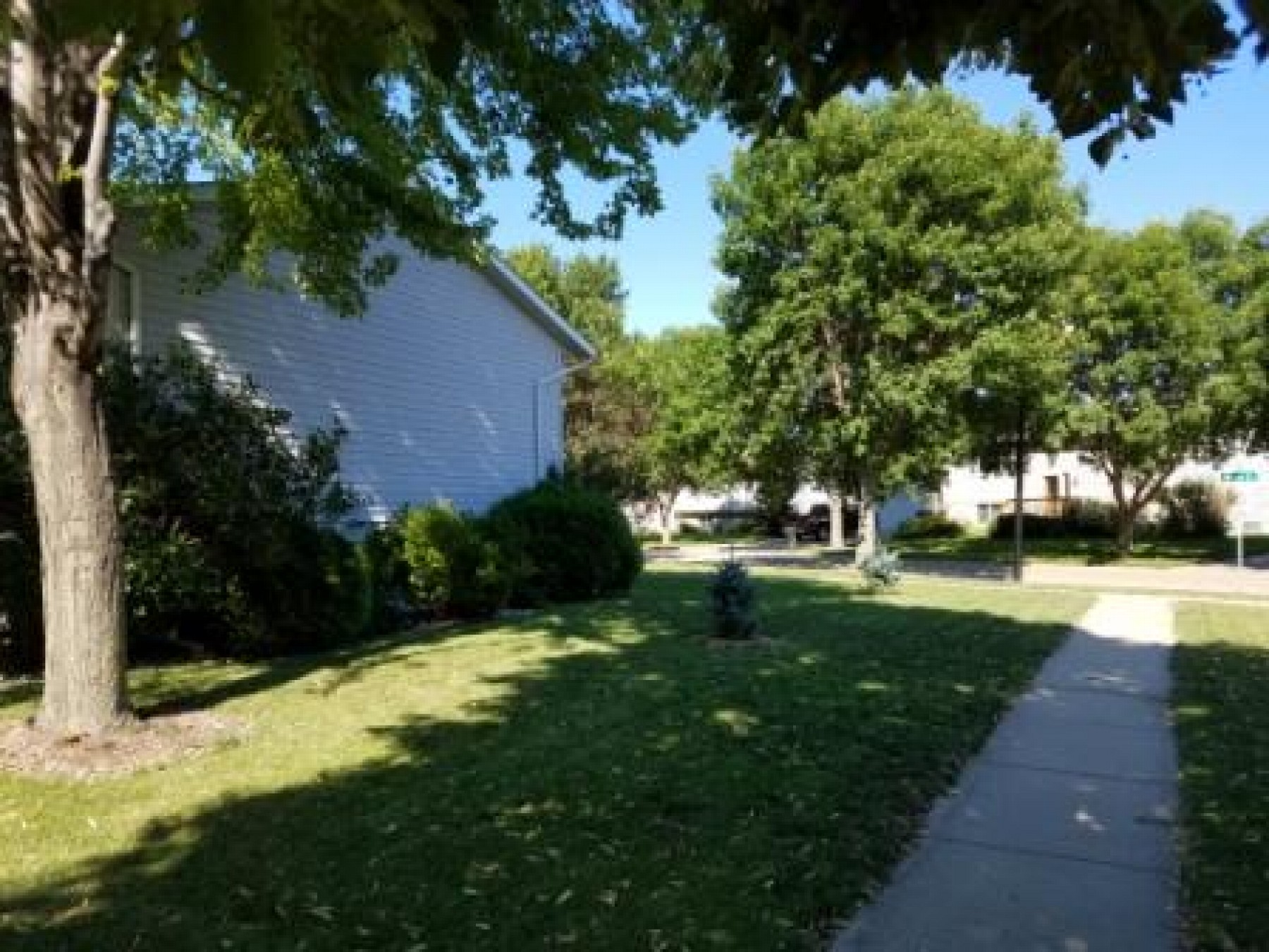 1216 Windsor Drive, Brookings, SD 57006