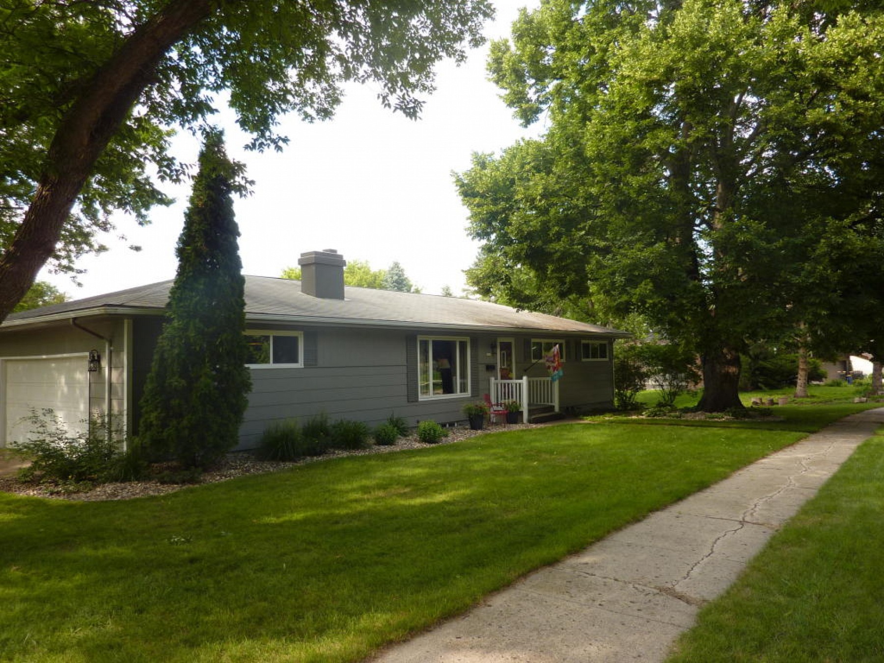 2003 Kansas Drive, Brookings, SD 57006