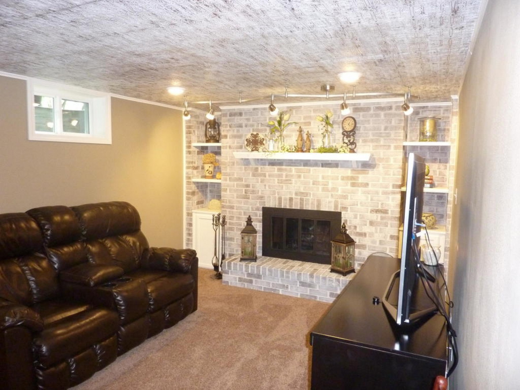 2003 Kansas Drive, Brookings, SD 57006