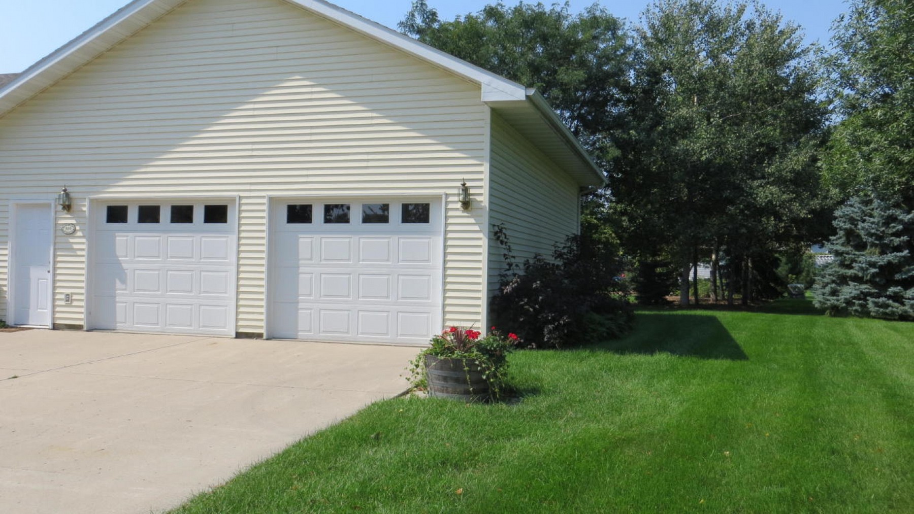 810 Pamela Drive, Brookings, SD 57006