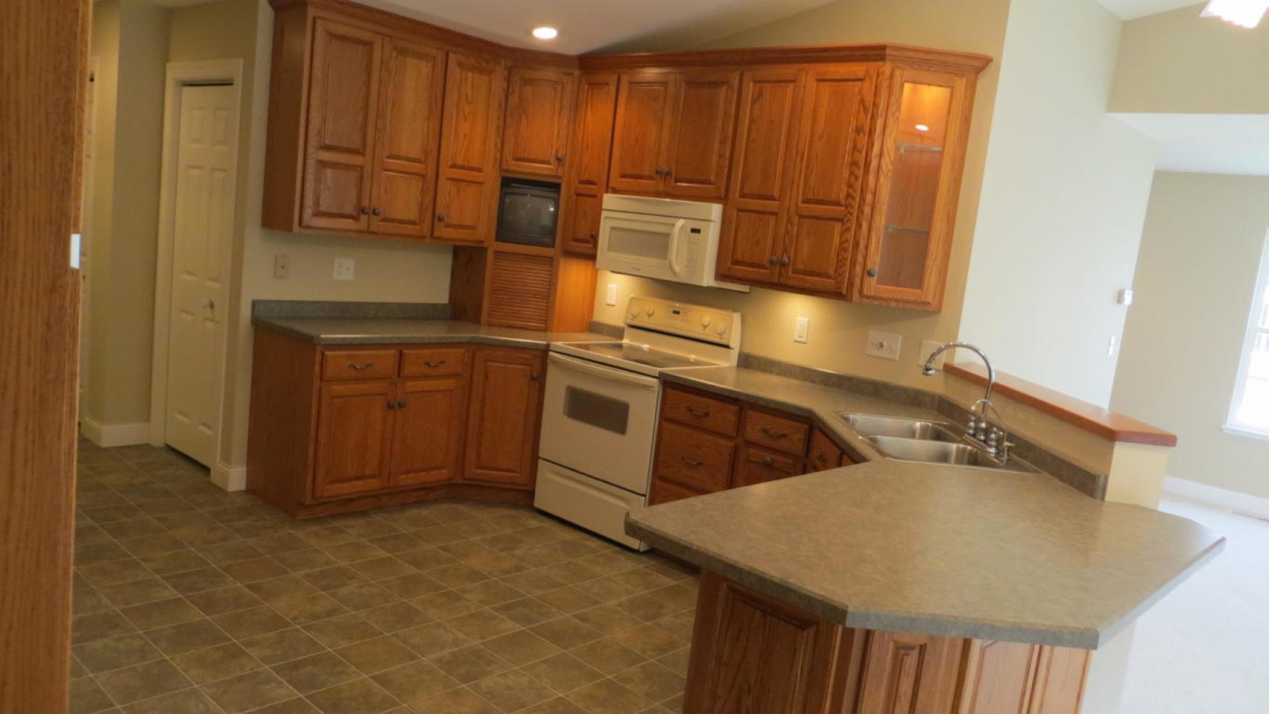 2116 Laurel Lane, Brookings, SD 57006