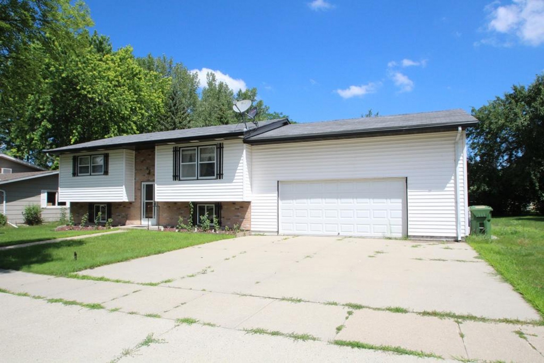 1219 12th Street S, Brookings, SD 57006