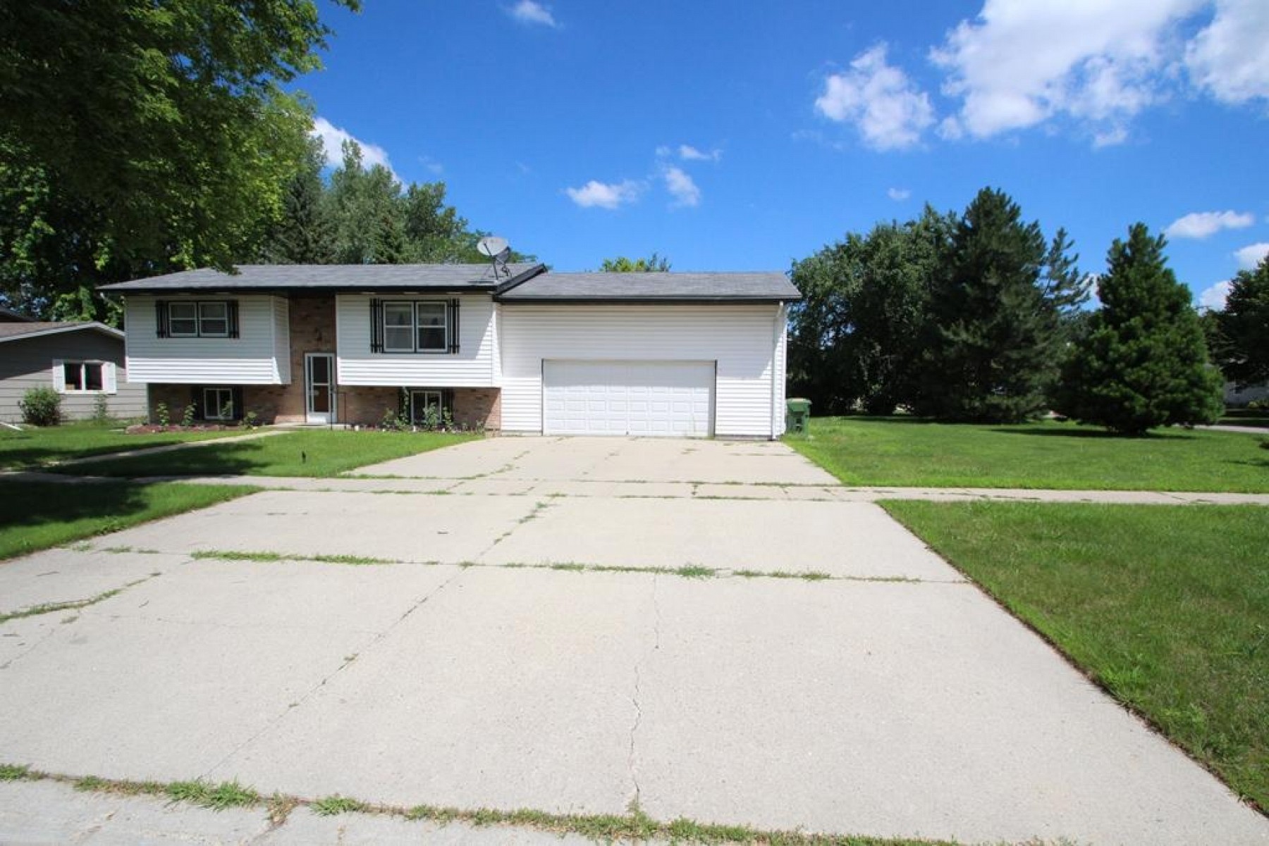 1219 12th Street S, Brookings, SD 57006
