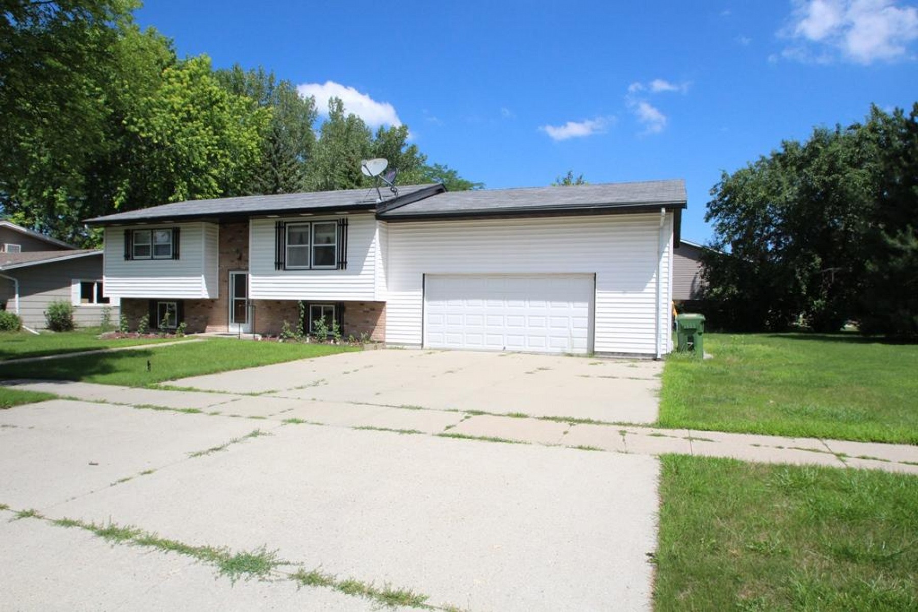 1219 12th Street S, Brookings, SD 57006