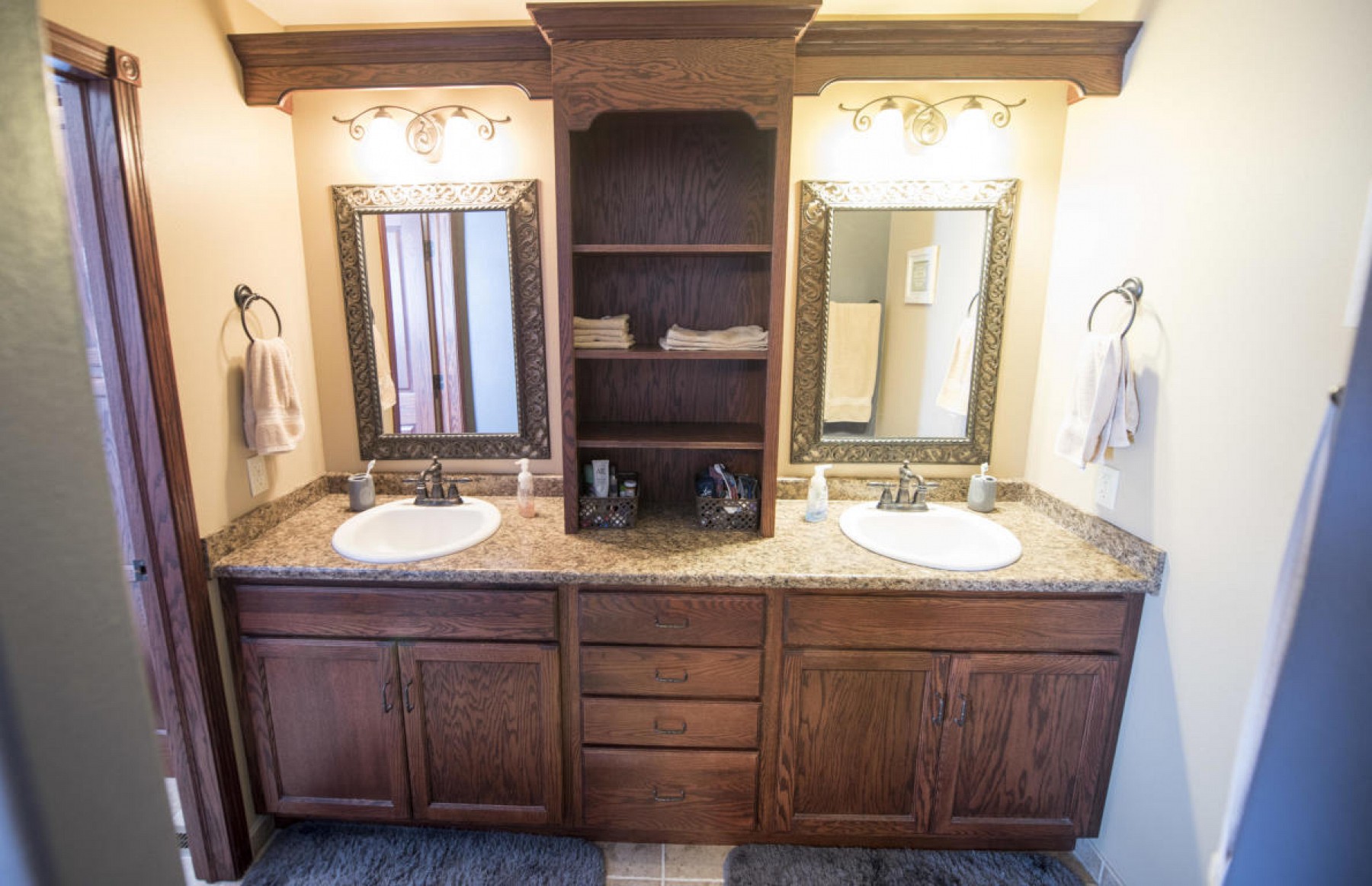 1900 Pinehurst Drive, Brookings, SD 57006