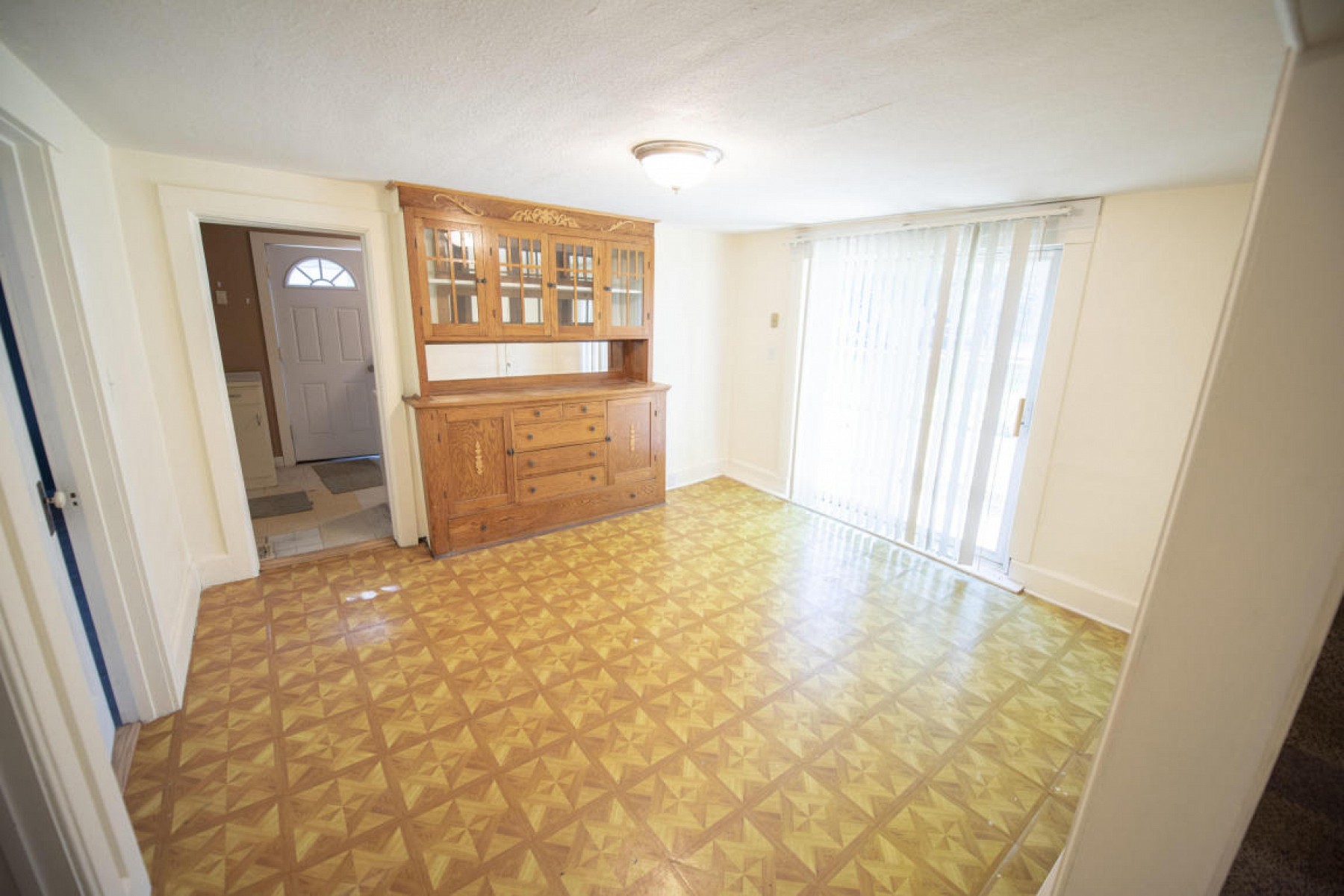 202 Hooker Avenue, White, SD 57276