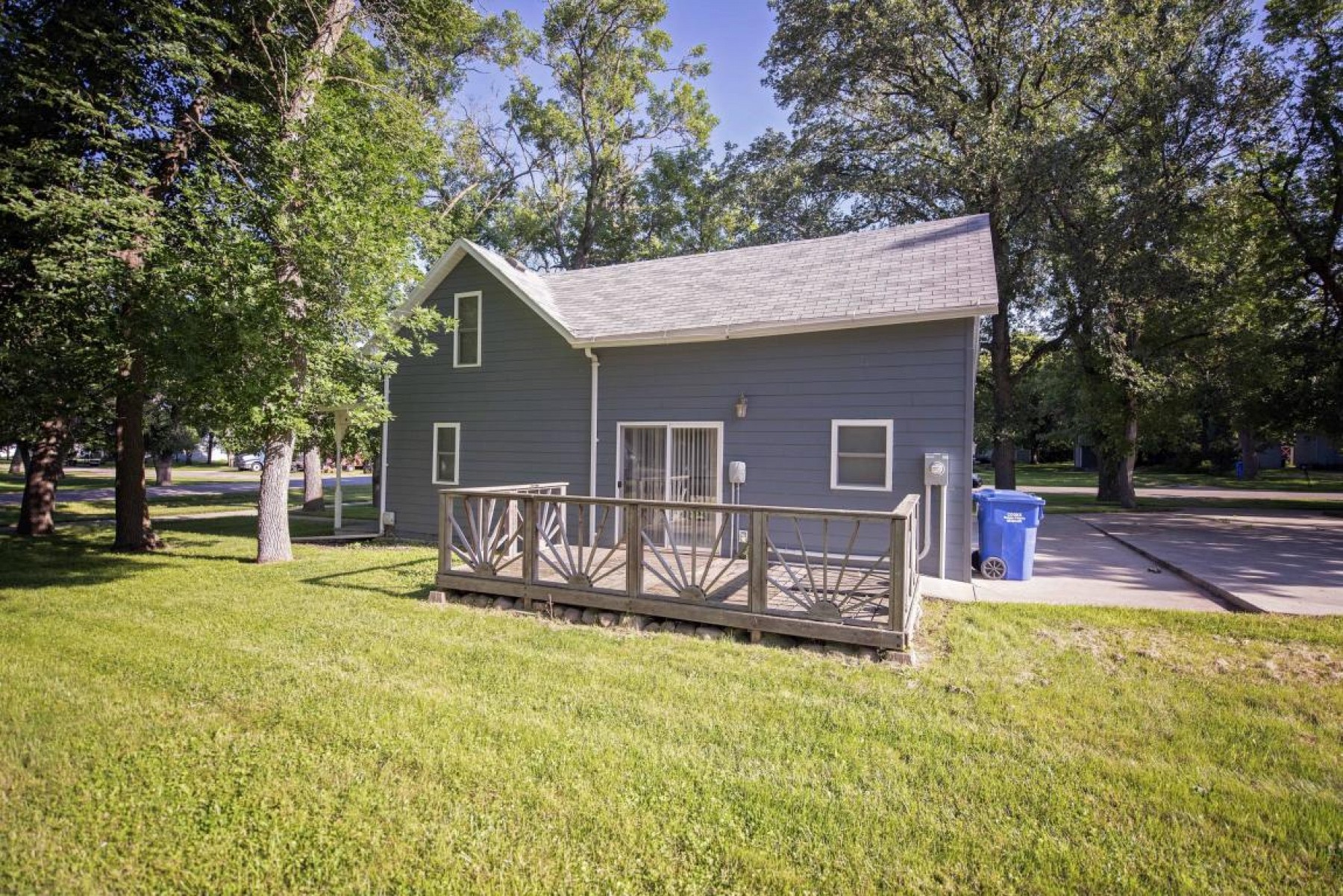 202 Hooker Avenue, White, SD 57276