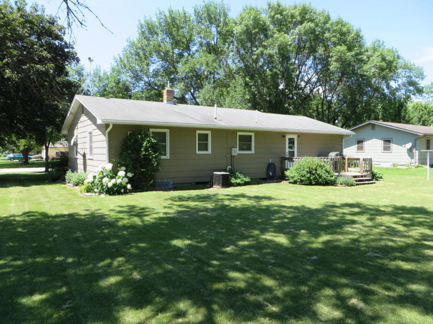 434 Dakota Avenue, Volga, SD 57071