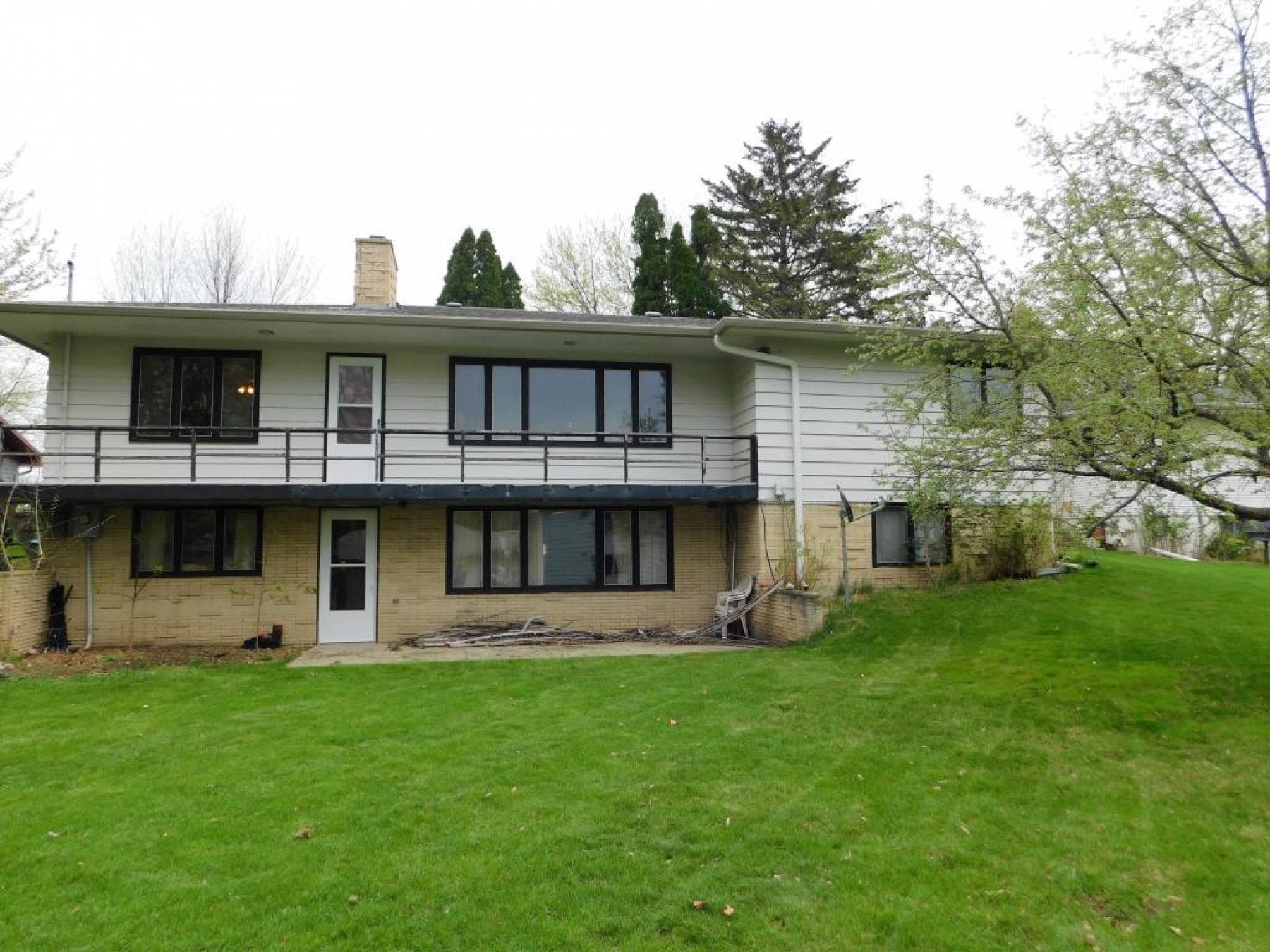 319 20th Avenue, Brookings, SD 57006