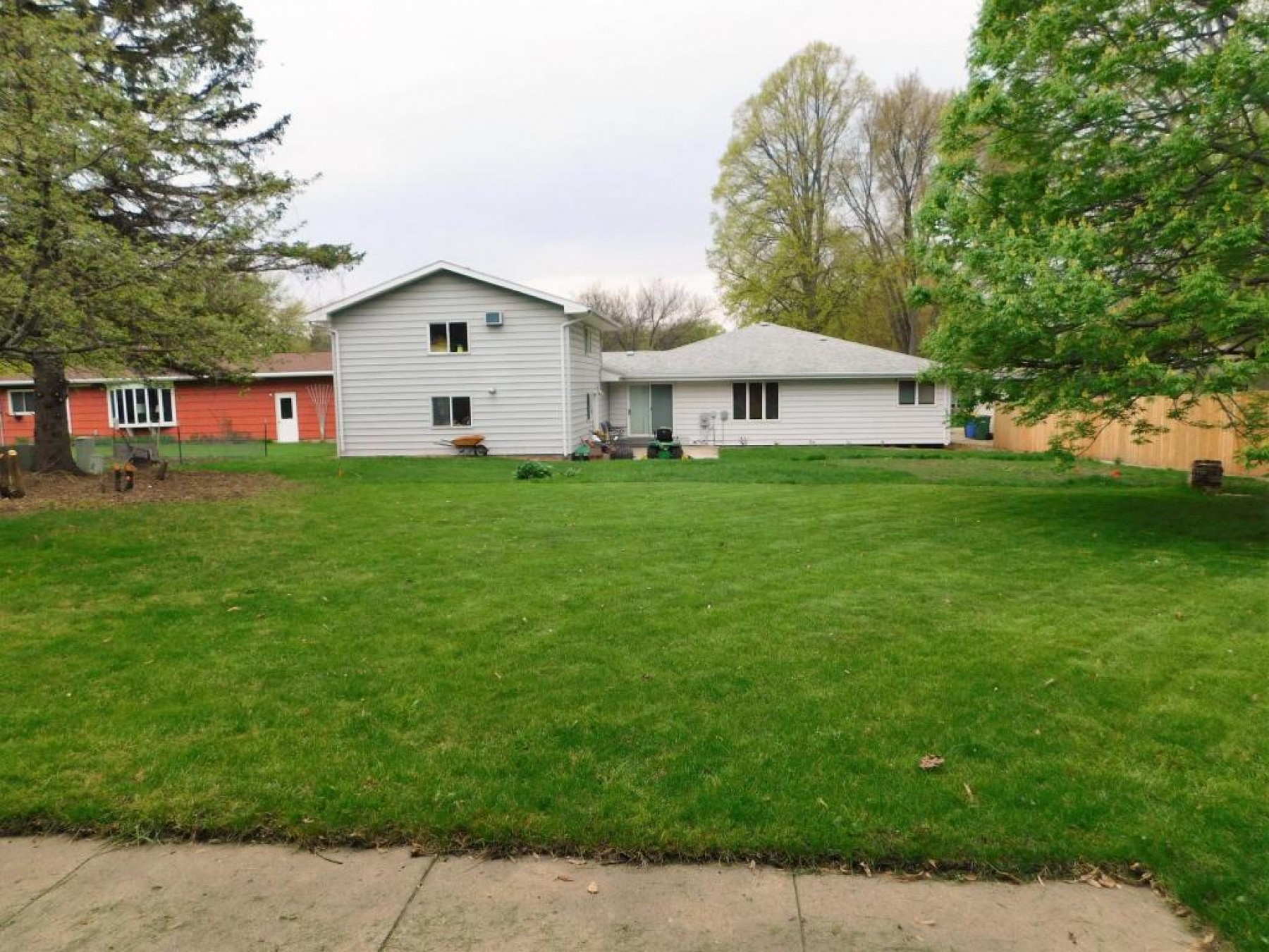 319 20th Avenue, Brookings, SD 57006