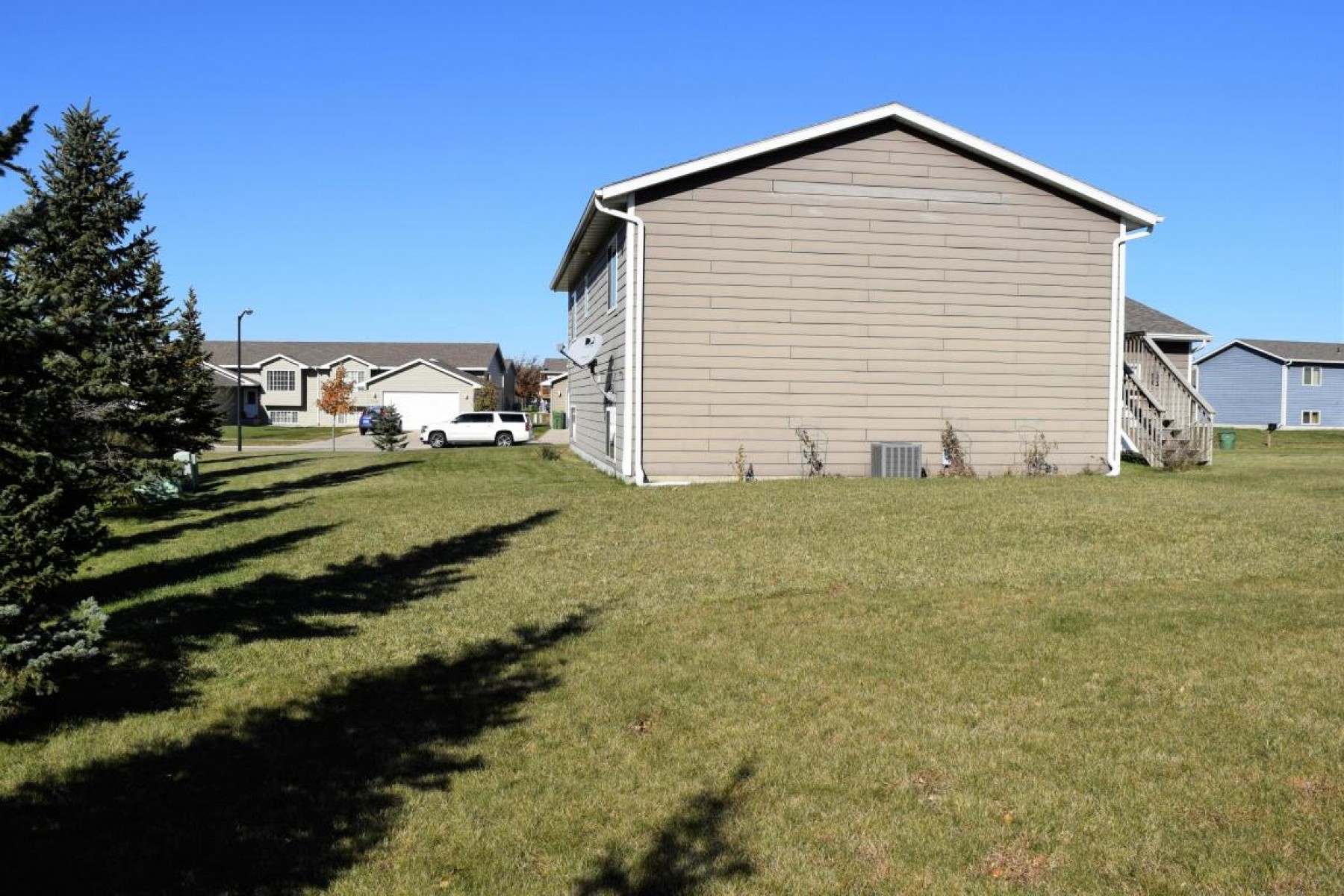 1327 Sawgrass Drive, Brookings, SD 57006