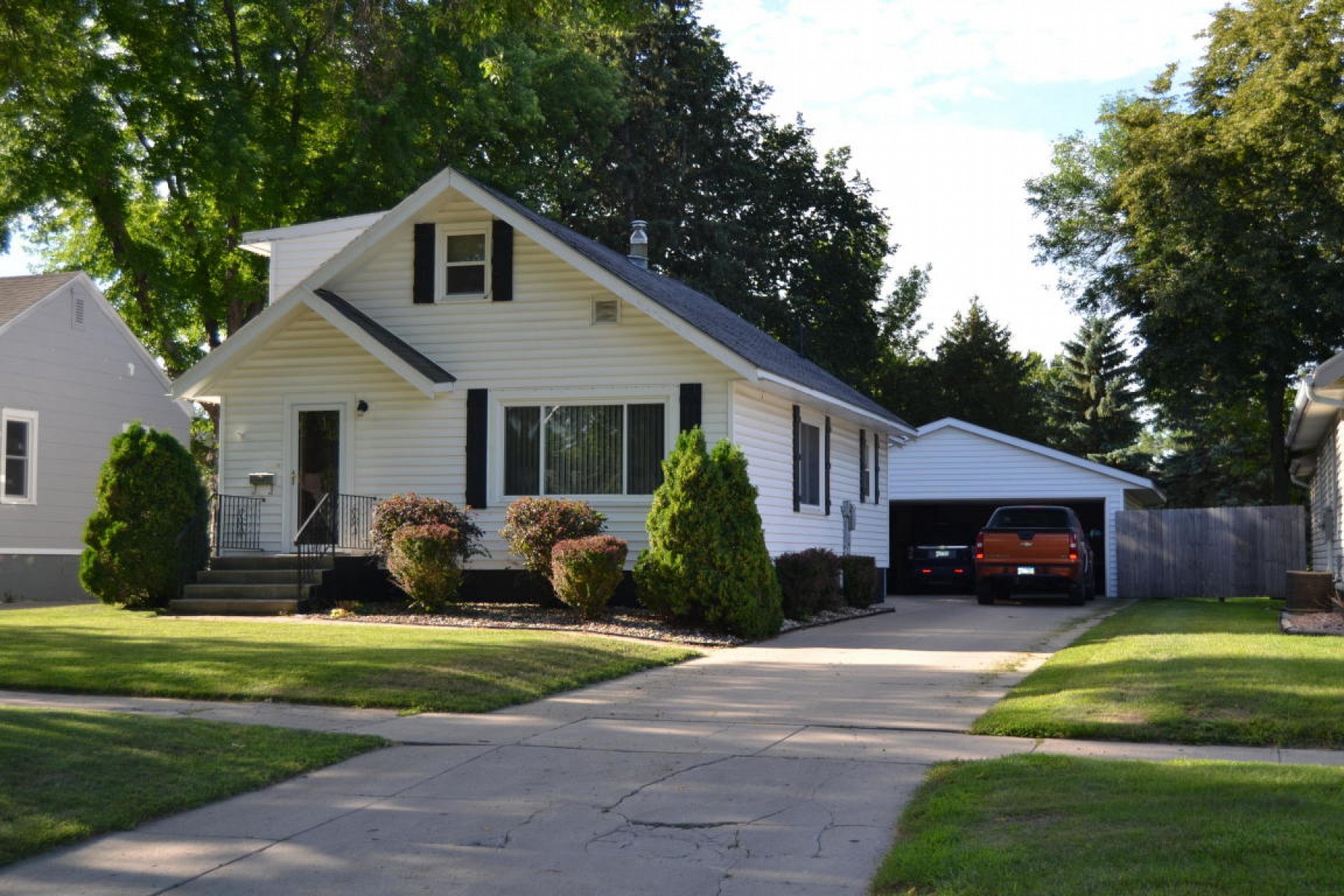 1014 1st Street, Brookings, SD 57006