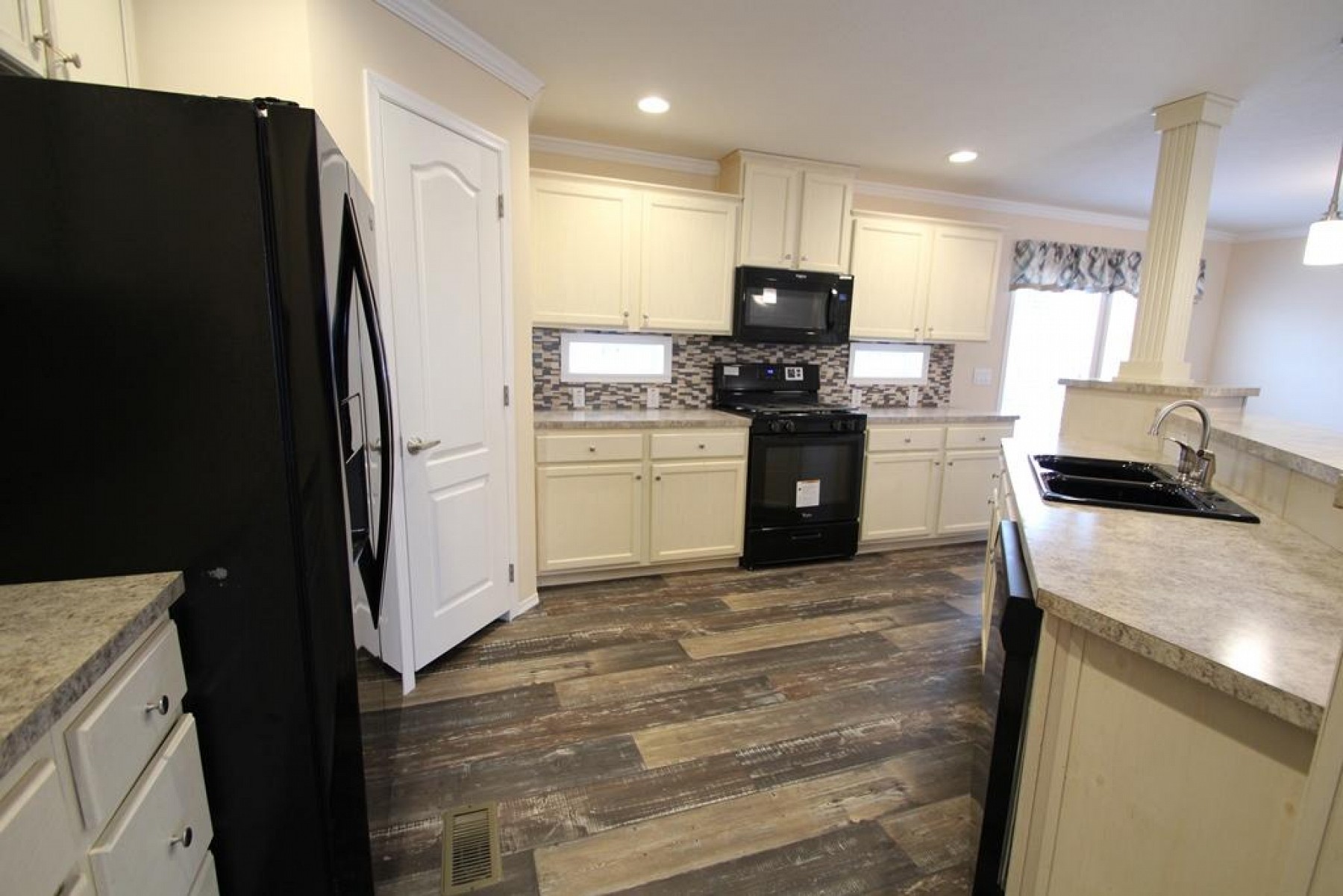 1002 Chaparral Drive, Brookings, SD 57006