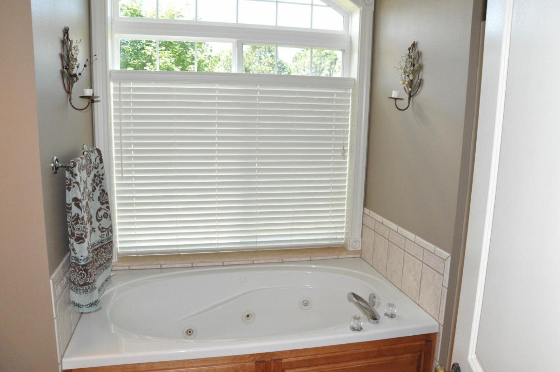 1803 Overlook Ridge Road, Brookings, SD 57006