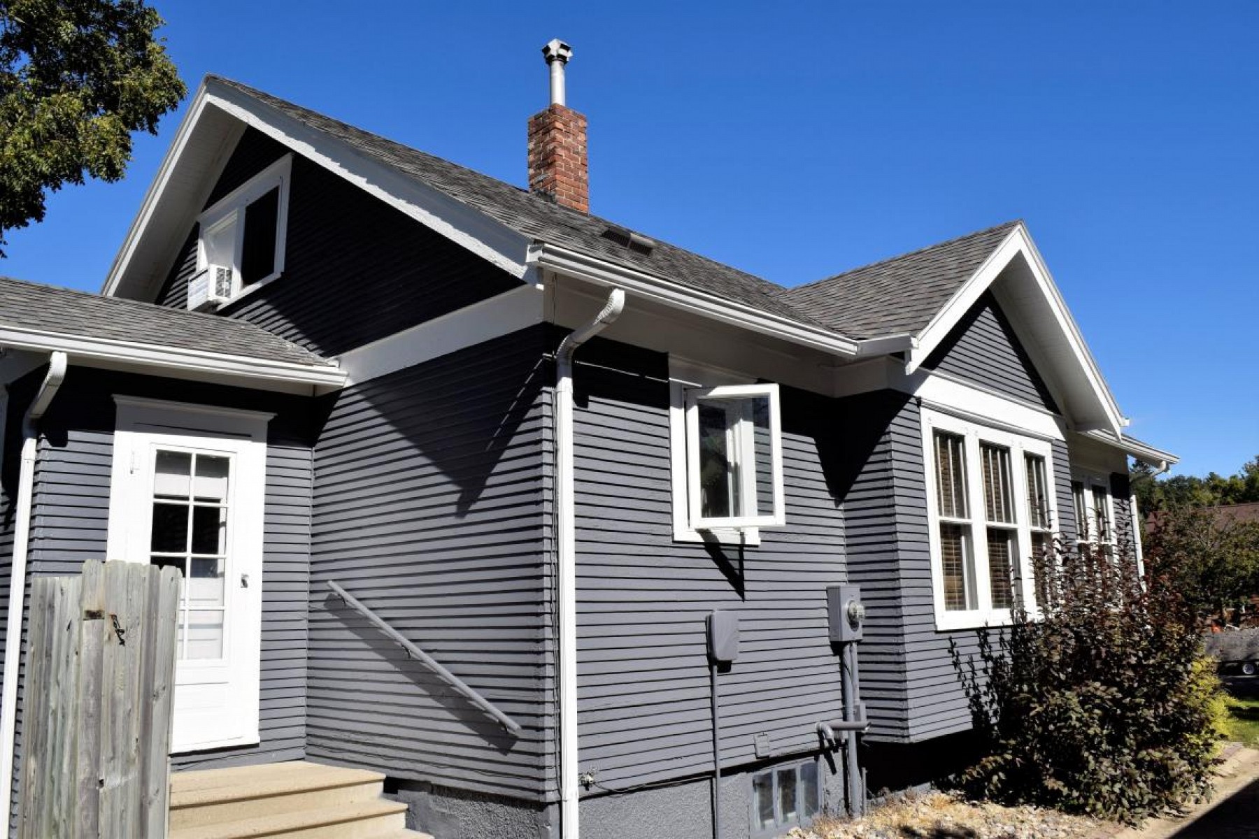 921 7th Avenue, Brookings, SD 57006