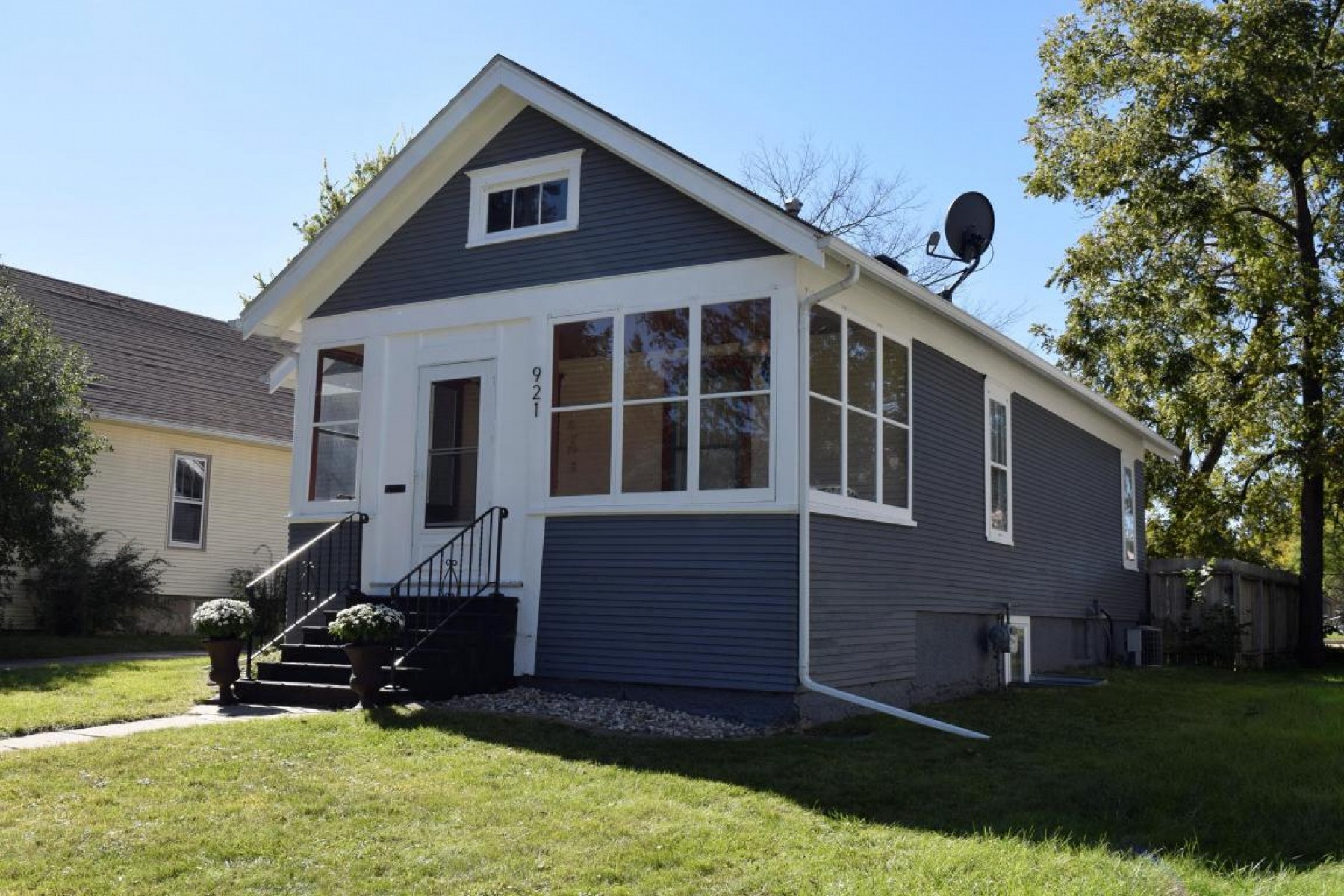 921 7th Avenue, Brookings, SD 57006