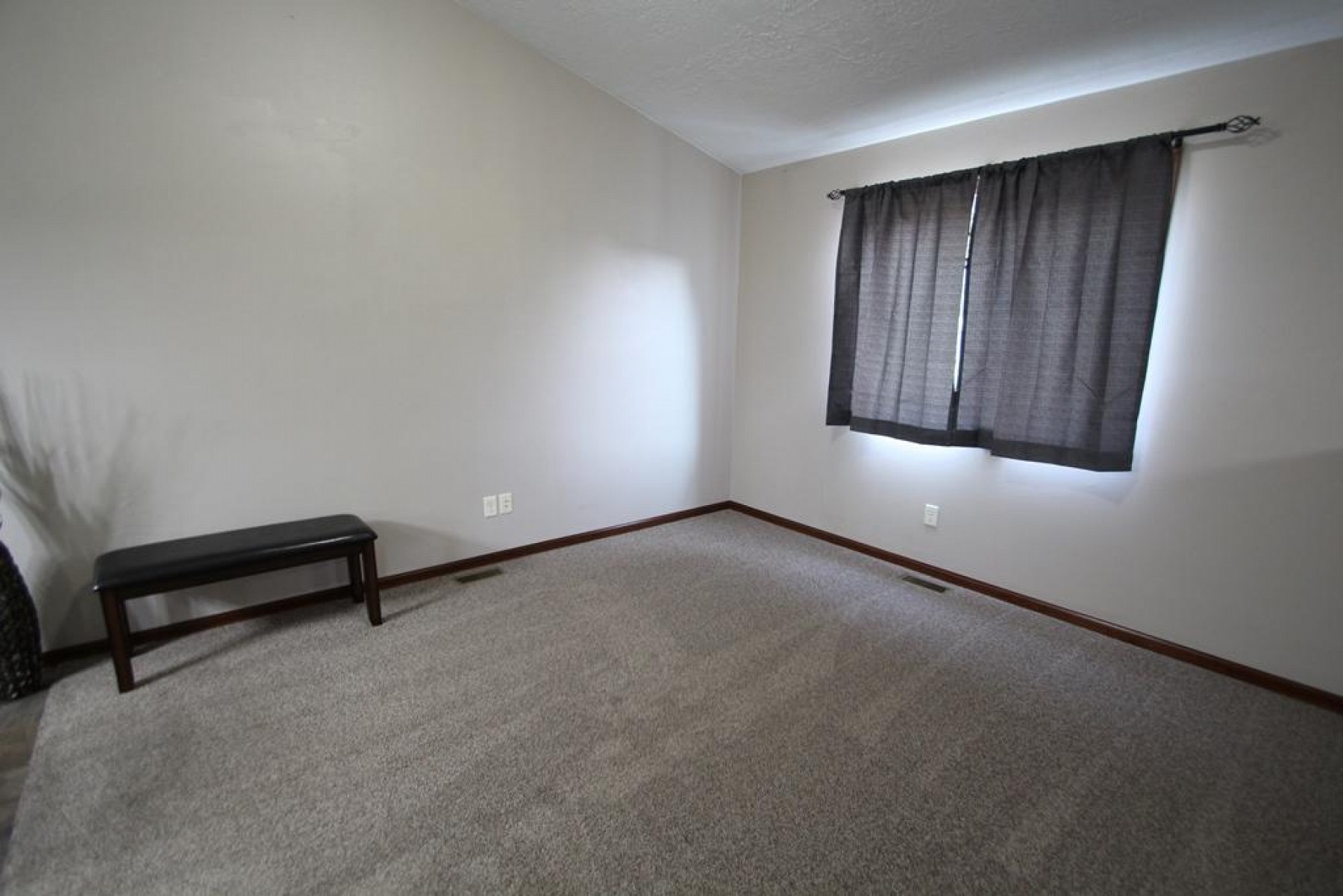 104 Twin Oaks Lane, Brookings, SD 57006