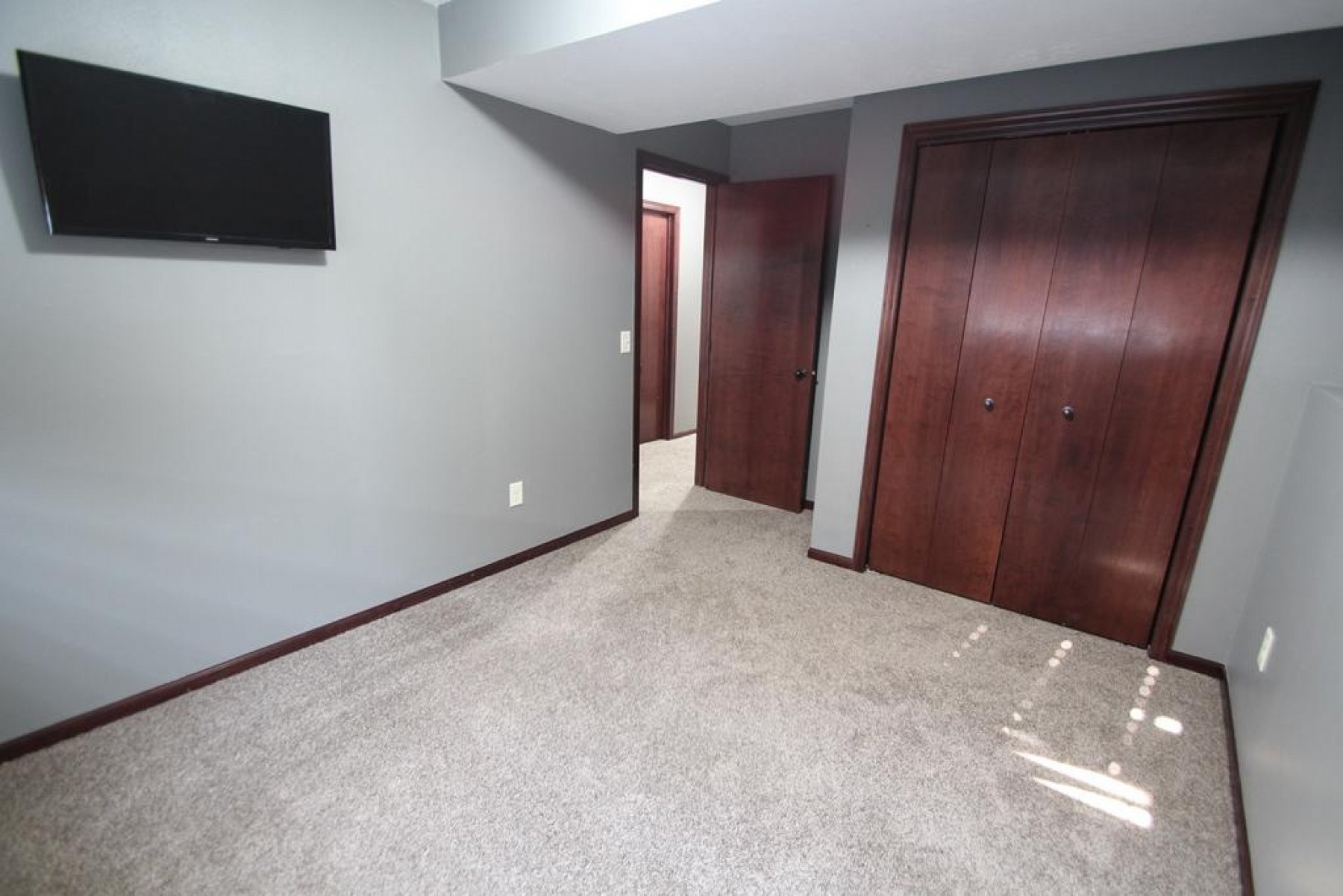 104 Twin Oaks Lane, Brookings, SD 57006