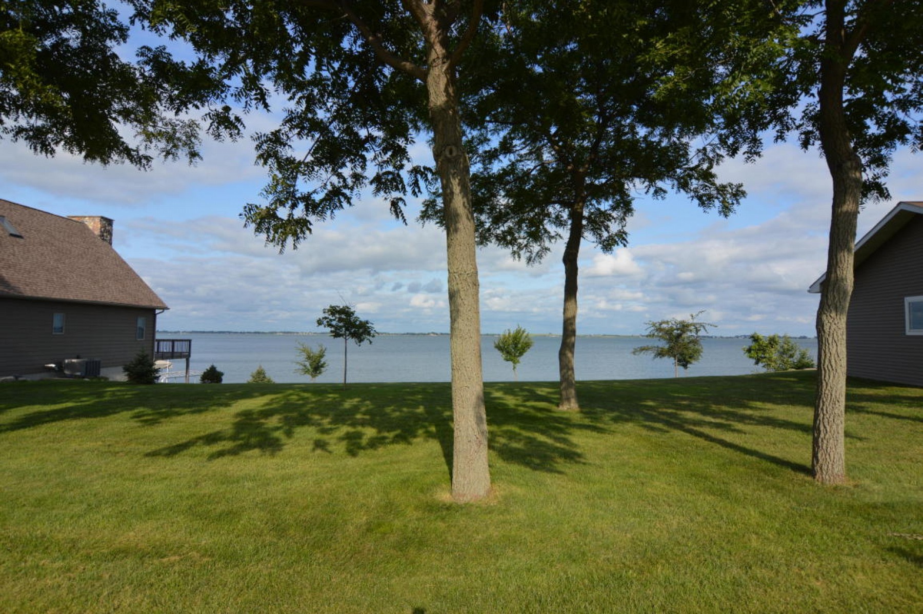 320 W Lake Dr, Lake Norden, SD 57248