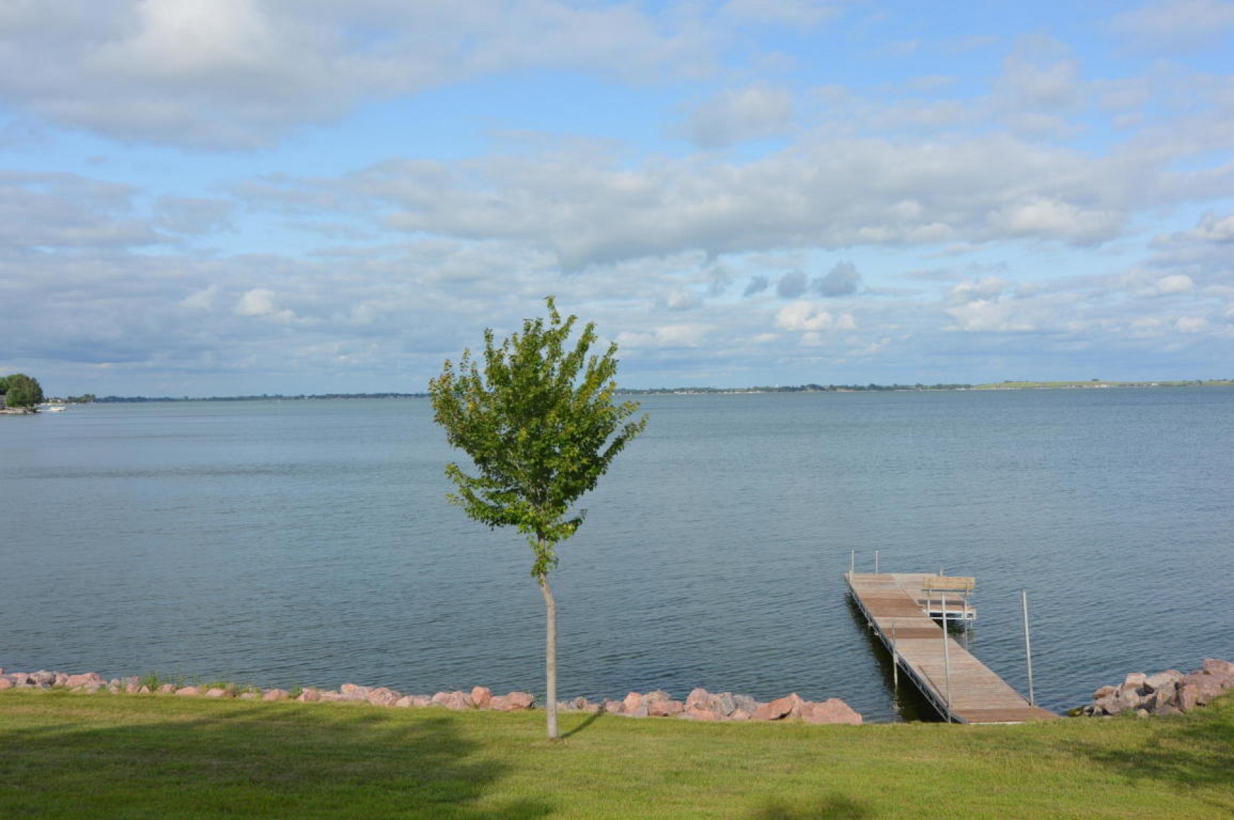 320 W Lake Dr, Lake Norden, SD 57248