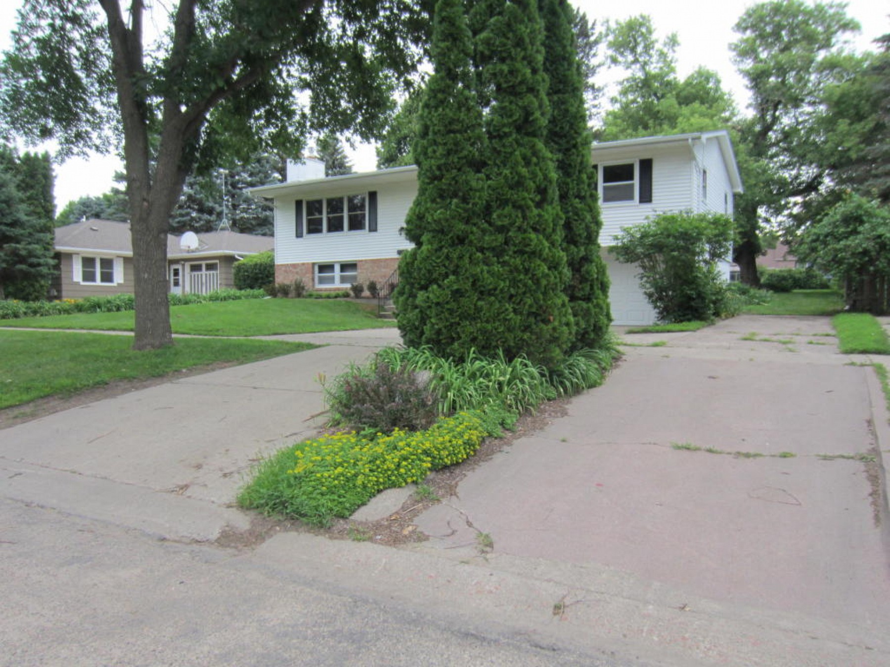 1022 7th Avenue, Brookings, SD 57006