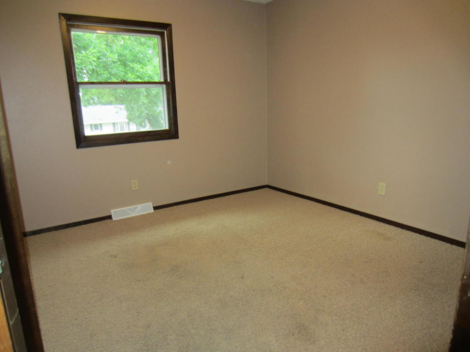 1022 7th Avenue, Brookings, SD 57006