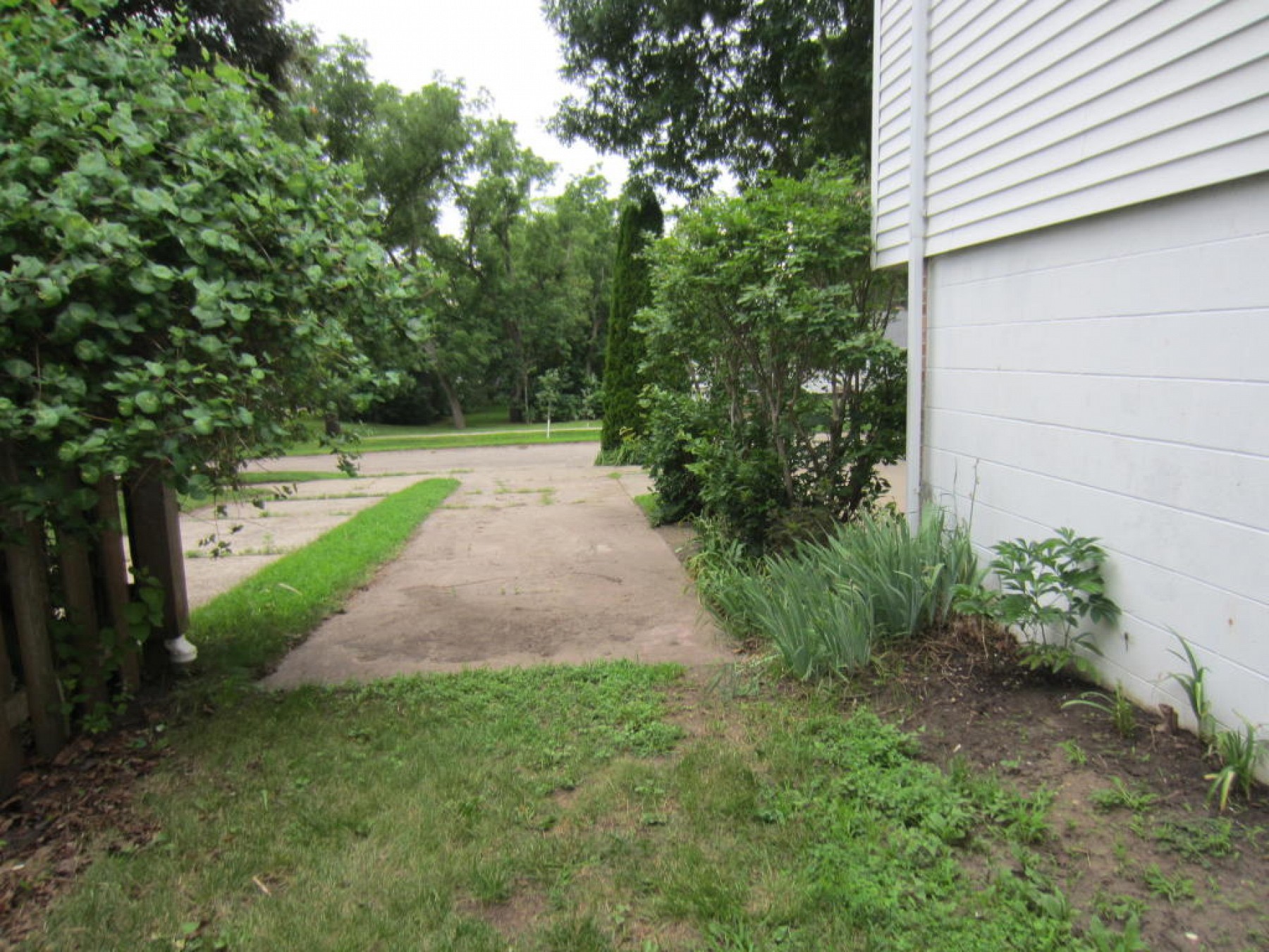 1022 7th Avenue, Brookings, SD 57006