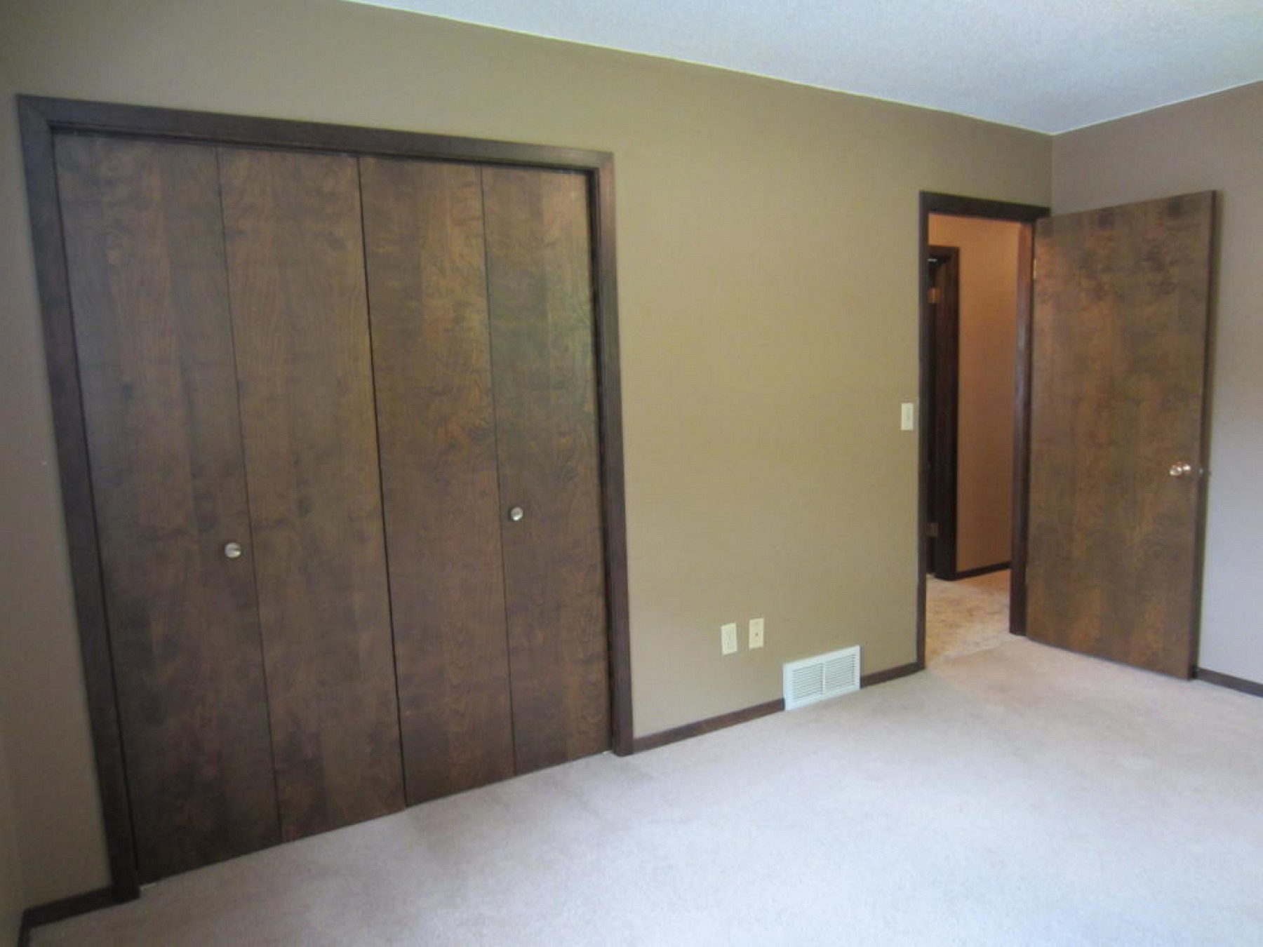 1022 7th Avenue, Brookings, SD 57006