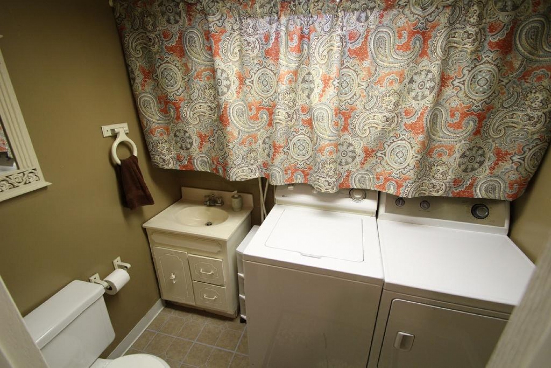 328 22nd Avenue S, Brookings, SD 57006